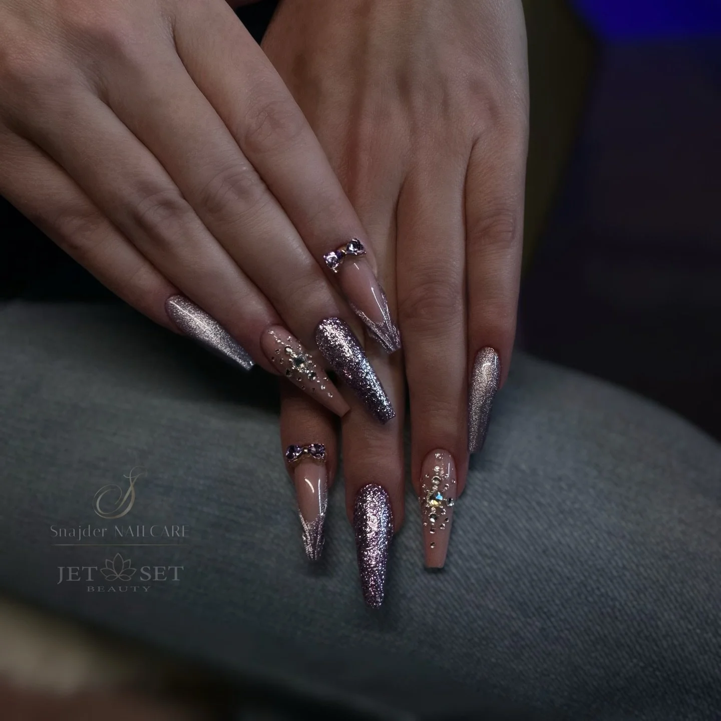 Cold Violet ✨💜

#nails #nailart #naildesign #nailsofinstagram #instanails #nailinspo #nailartist #nailtech #luxurynails #glamnails #longnails #coffinnails #nailfashion #trendingnails #nailideas #nailartclub #nailstyle #beautycontent #viralnails #exp