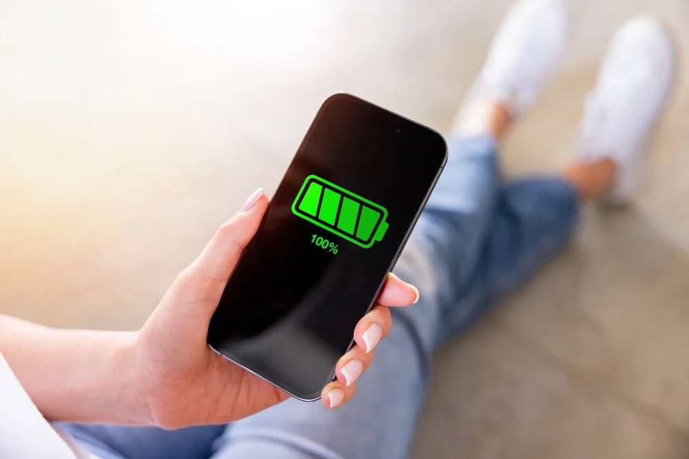 Smartphone‑Akku & Gerätelebensdauer: Was die EU‑Regeln ab 2025 für Sie bedeuten – einfach erklärt (Rheinbrohl, Neuwied & Koblenz)