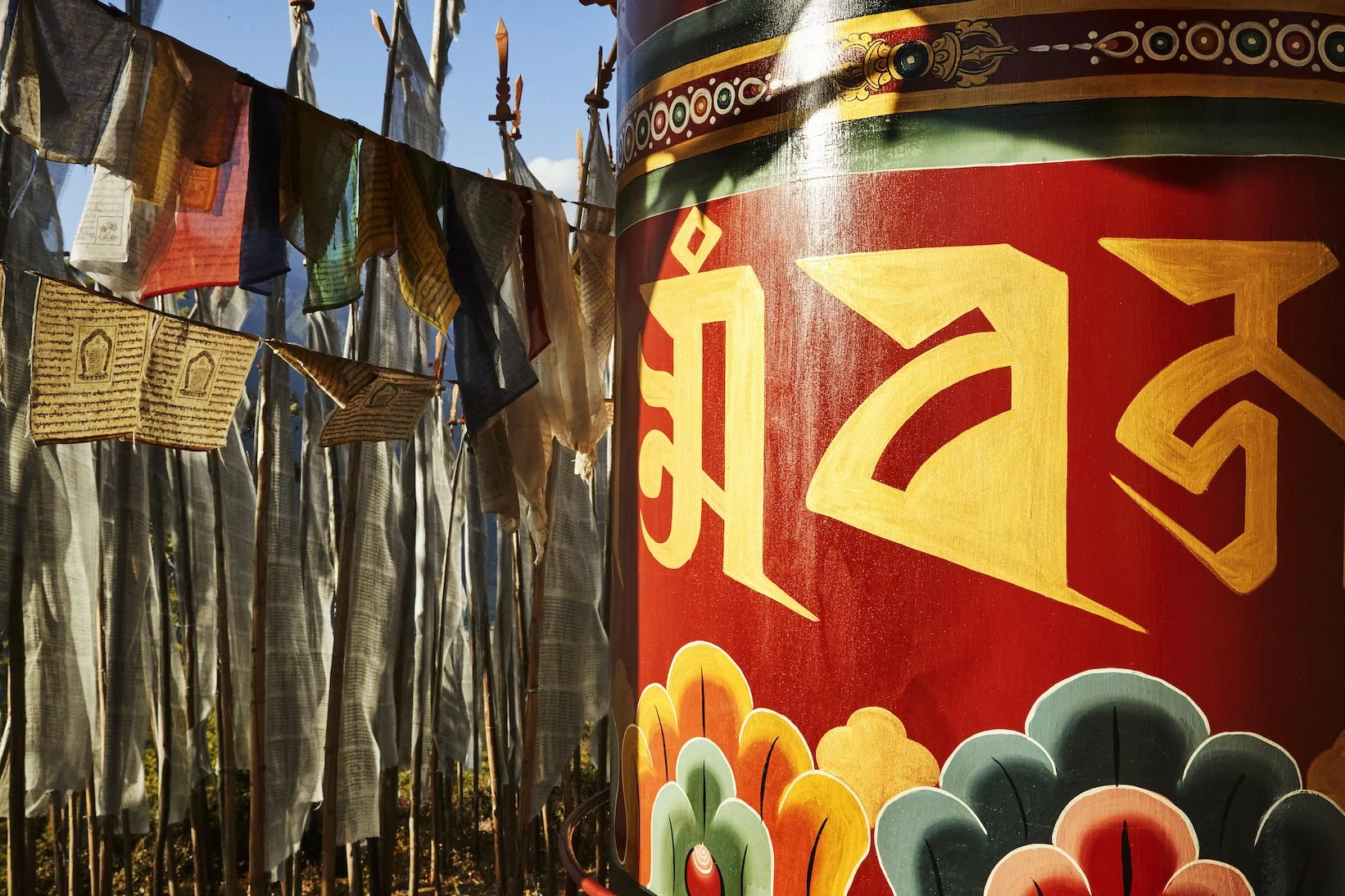 prayer_wheel_and _prayer_flags.jpg