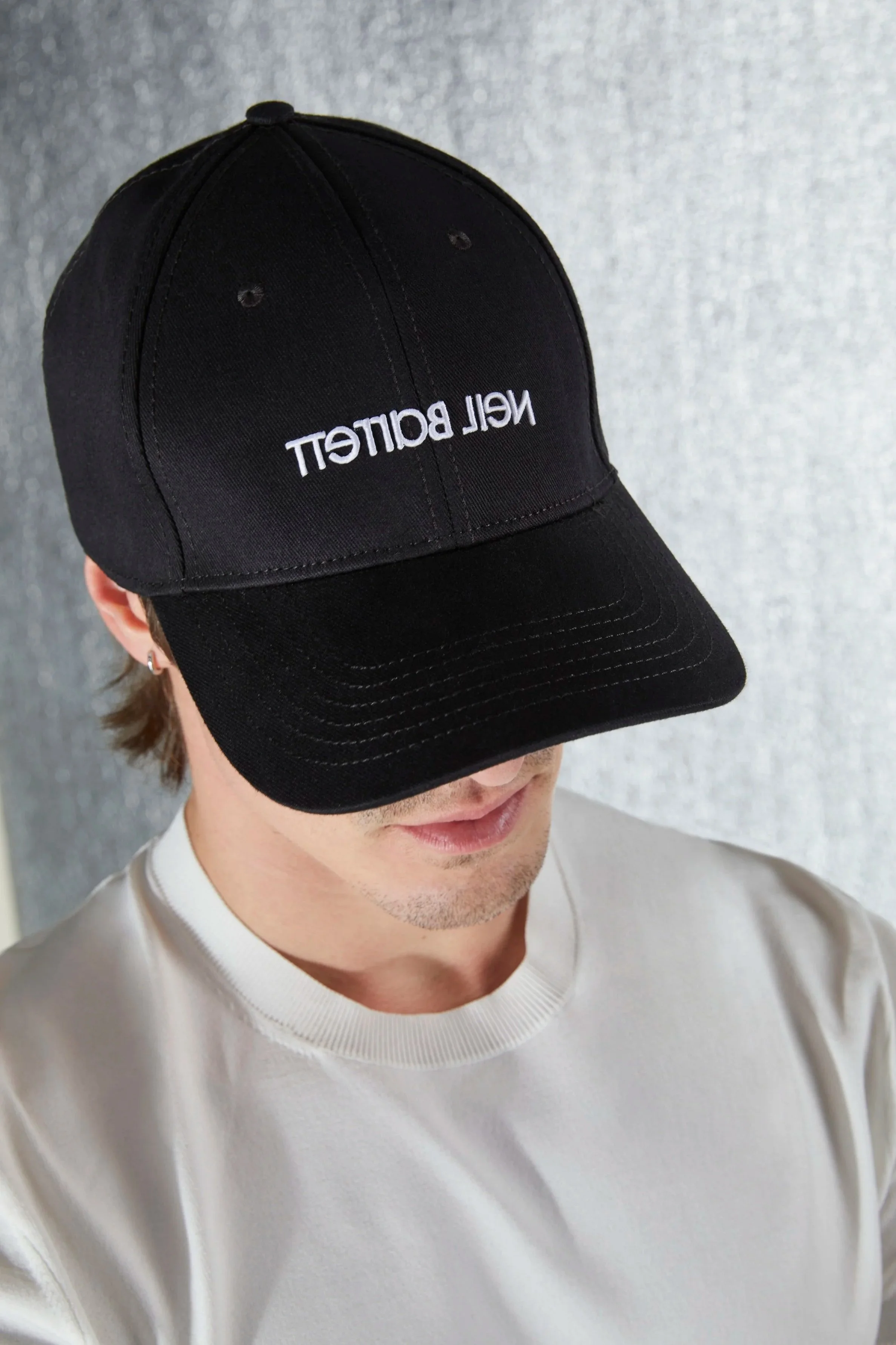 BLACK BASEBALL CAP  in COTTON TWILL, with MIRRORED logo