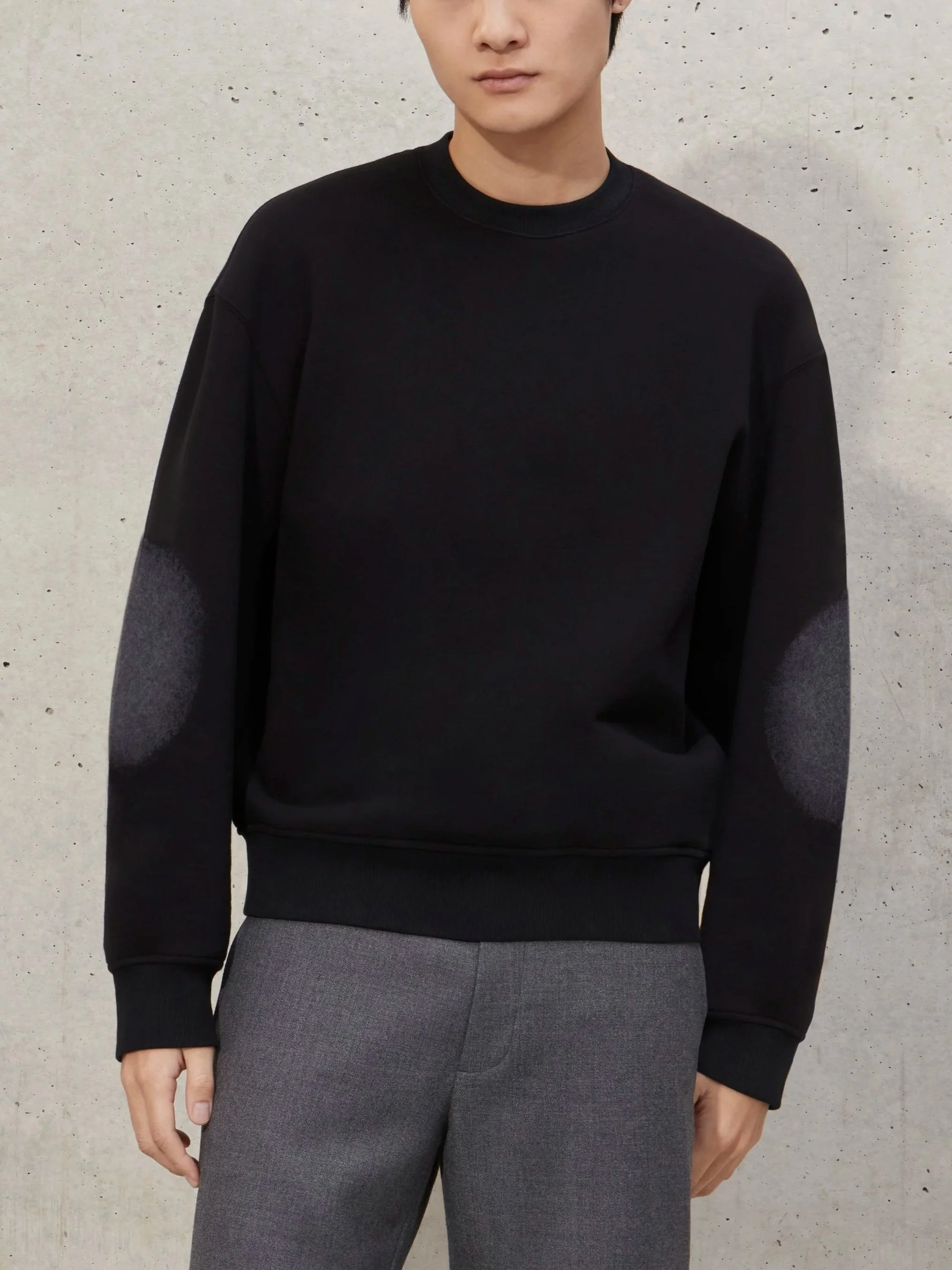 BLACK CREWNECK SWEATSHIRT- - EASY DROPPED SHOULDER - fit with ARTISANAL GREY ELBOW PATCHES