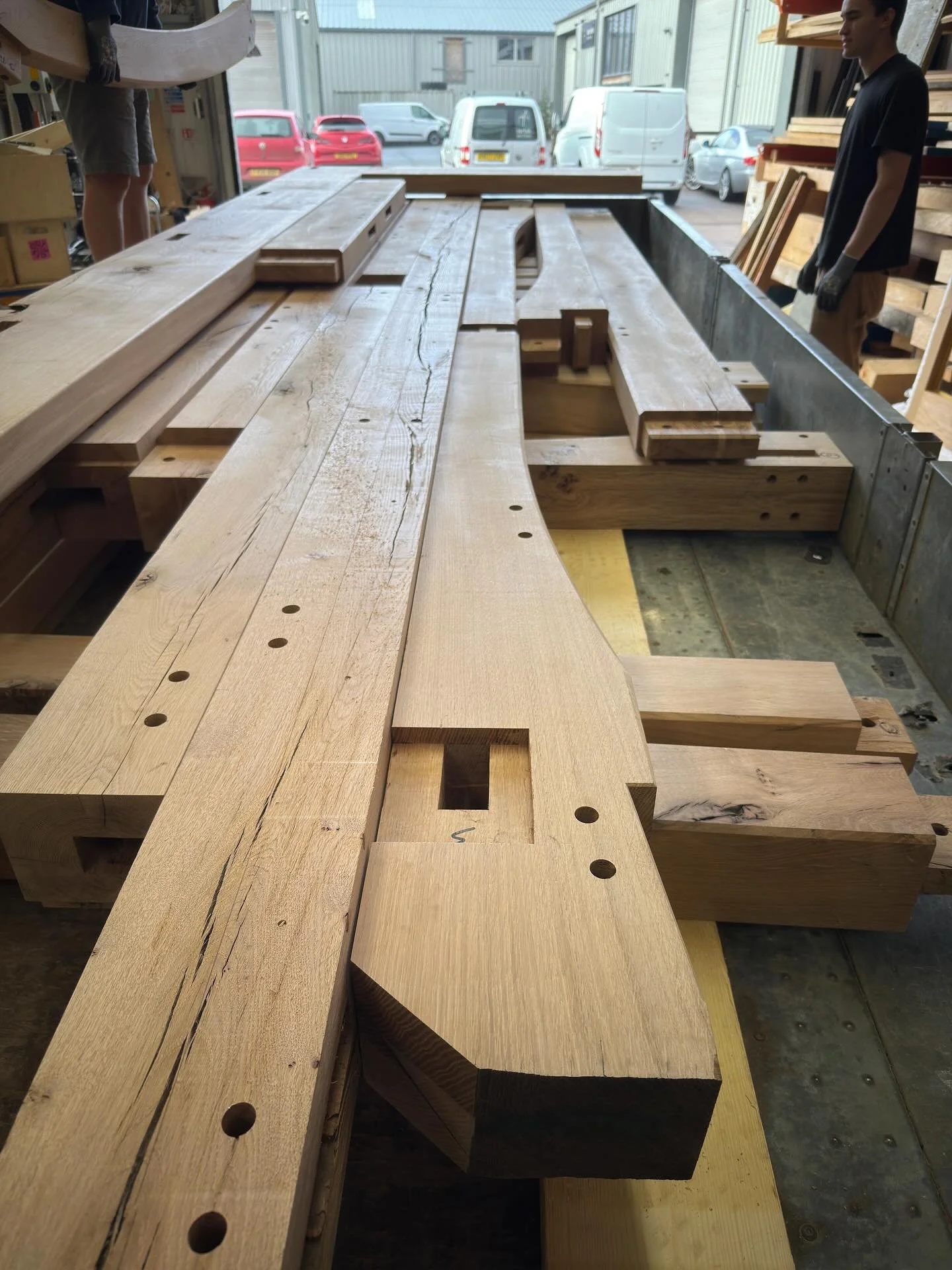 Frame days are good days. It all comes together. Working tightly as a team with a well honed system. With a smooth process, efficient progress is made.
Fine craftsmanship and design.