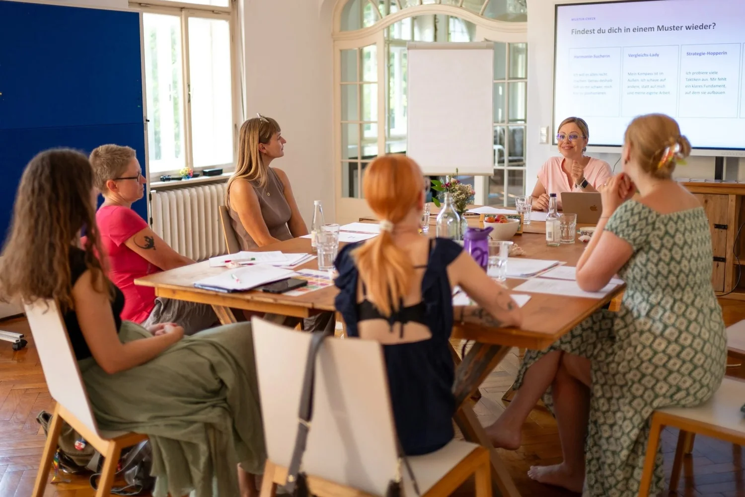 Patricia Kahr bei einem Inhouse Workshop mit Teilnehmerinnen