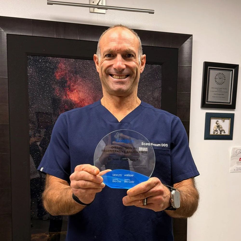 Dr. Scott Froum wins distinctive-regeneration-award-2026-grafting-around-teeth-and-dental-implants