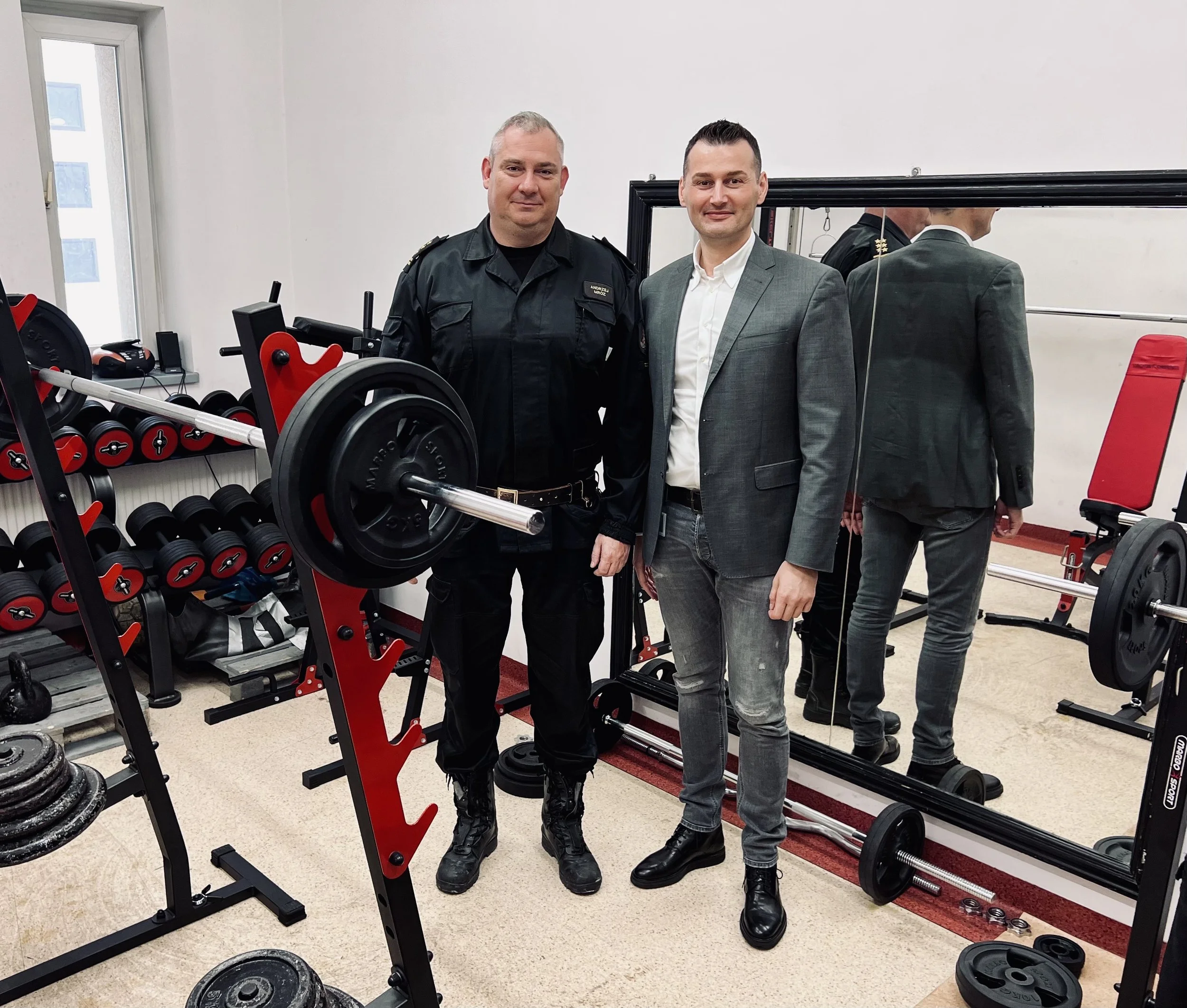 Artur Sinderman supporting the Tczew Fire & Rescue Unit with professional training equipment.