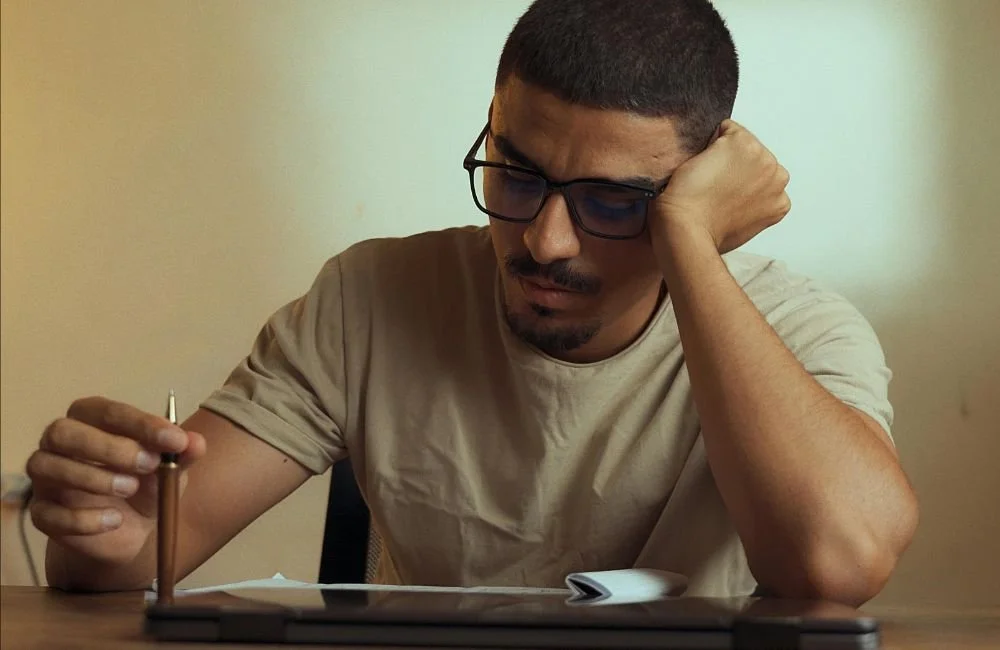 “I know this isn’t true, but…”: Why Negative Thoughts Persist, Even When we Know They’re False 