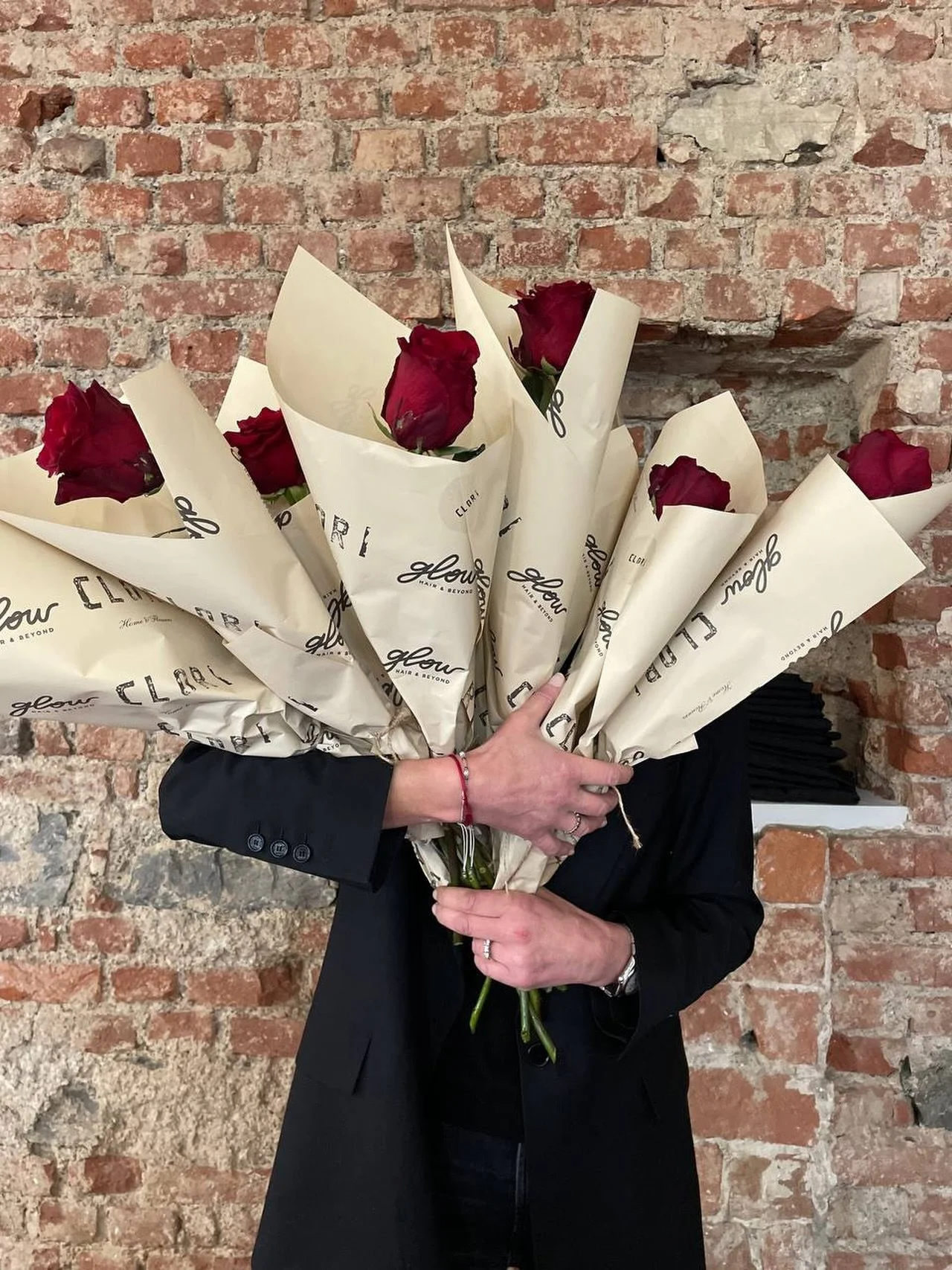 Glow x Clori 
14 Febbraio.

Per San Valentino,
da Glow trovate una rosa @clorimilano

Per chi amate.
O per chi vi ama.

Un piccolo gesto.
Come piacciono a noi.

Vi aspettiamo❤️

#SanValentino #Roses #SaintValentine #Love #Lovers