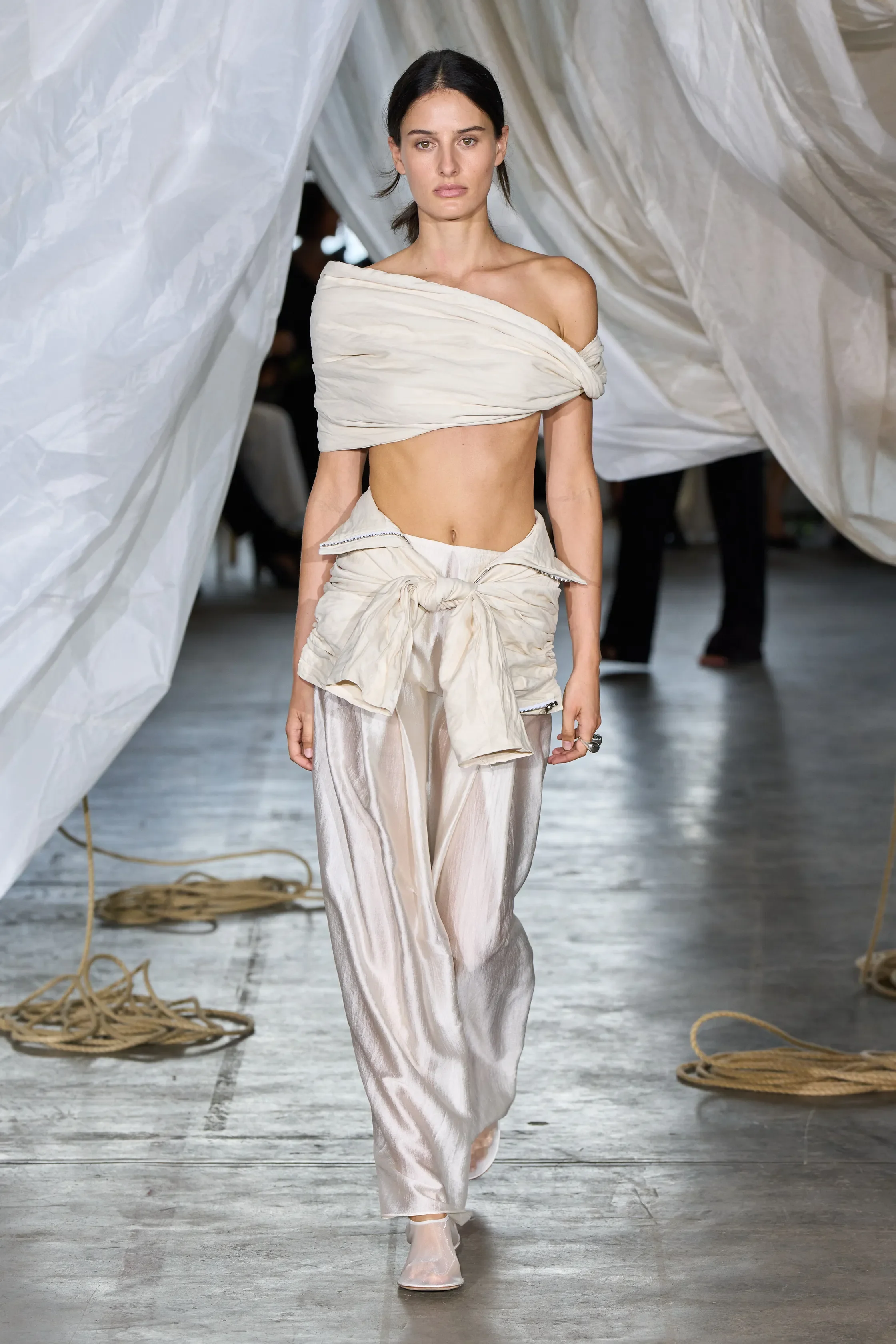 00005-bianca-spender-resort-2027-australia-credit-gorunway.webp