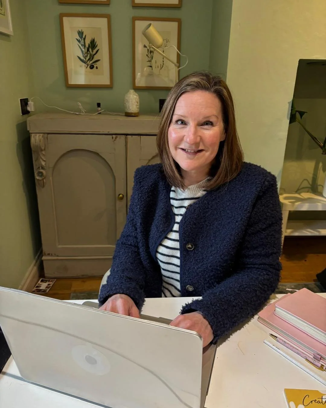 What does a weekly check-in with a registered nutritional therapist look like?
 
Whichever of my three packages you choose, you&rsquo;ll get a 30-minute weekly check-in with me, either in person or online. This makes sure we are regularly discussing 