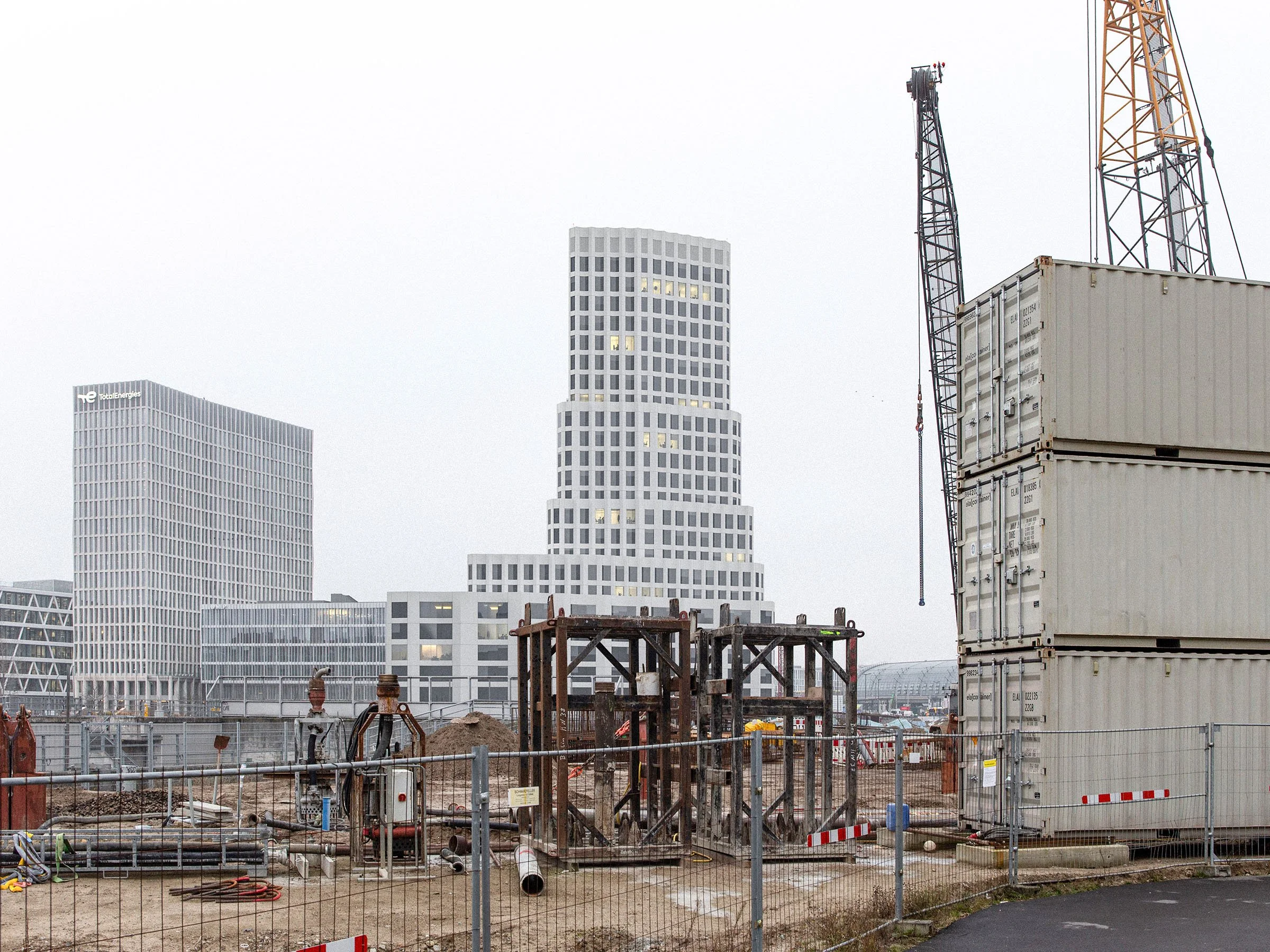 architektur Visualisierung eines modernen Hochhauses in urbaner Umgebung in Berlin Europacity