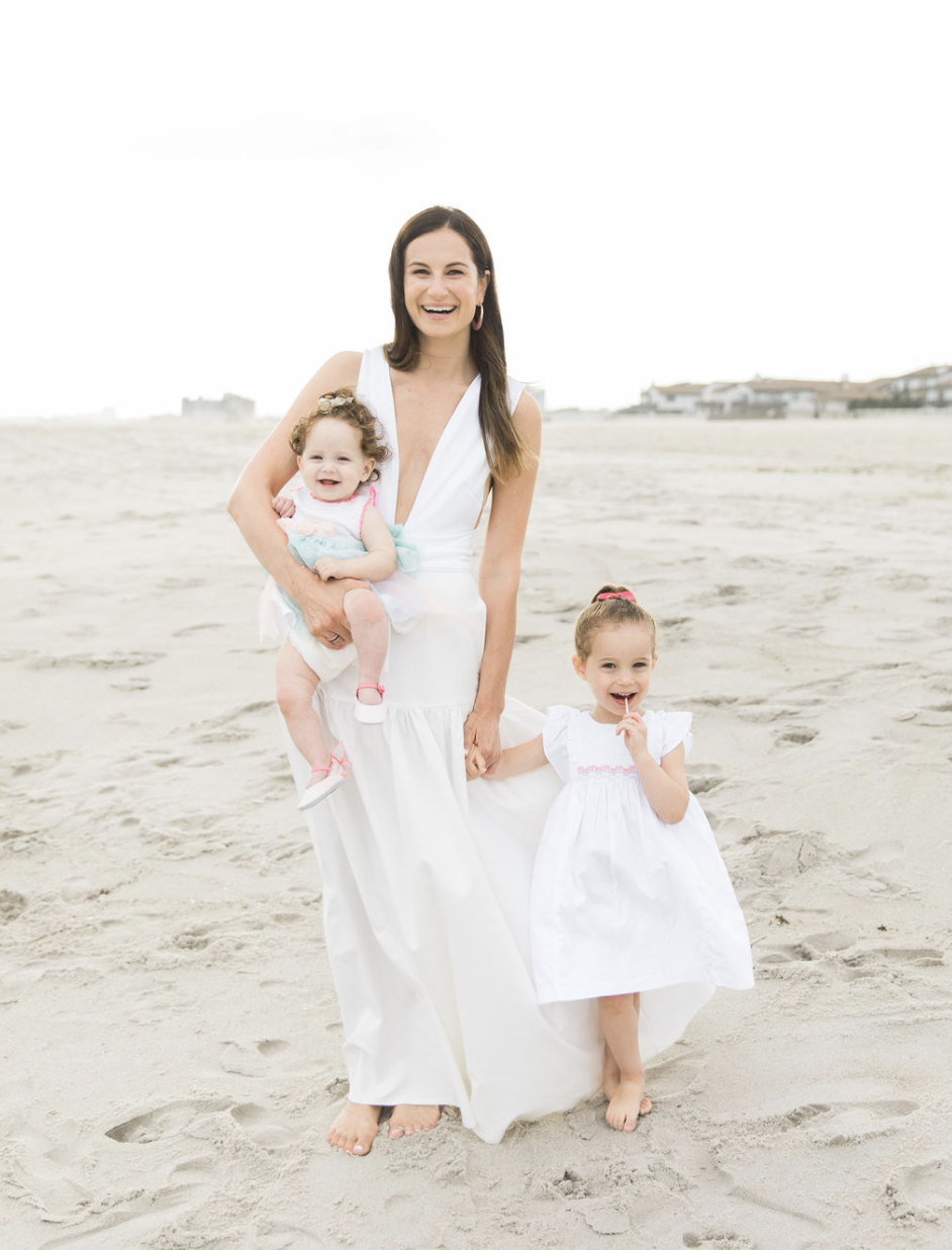 Hamptons motherhood photo all in white Jennie Monness