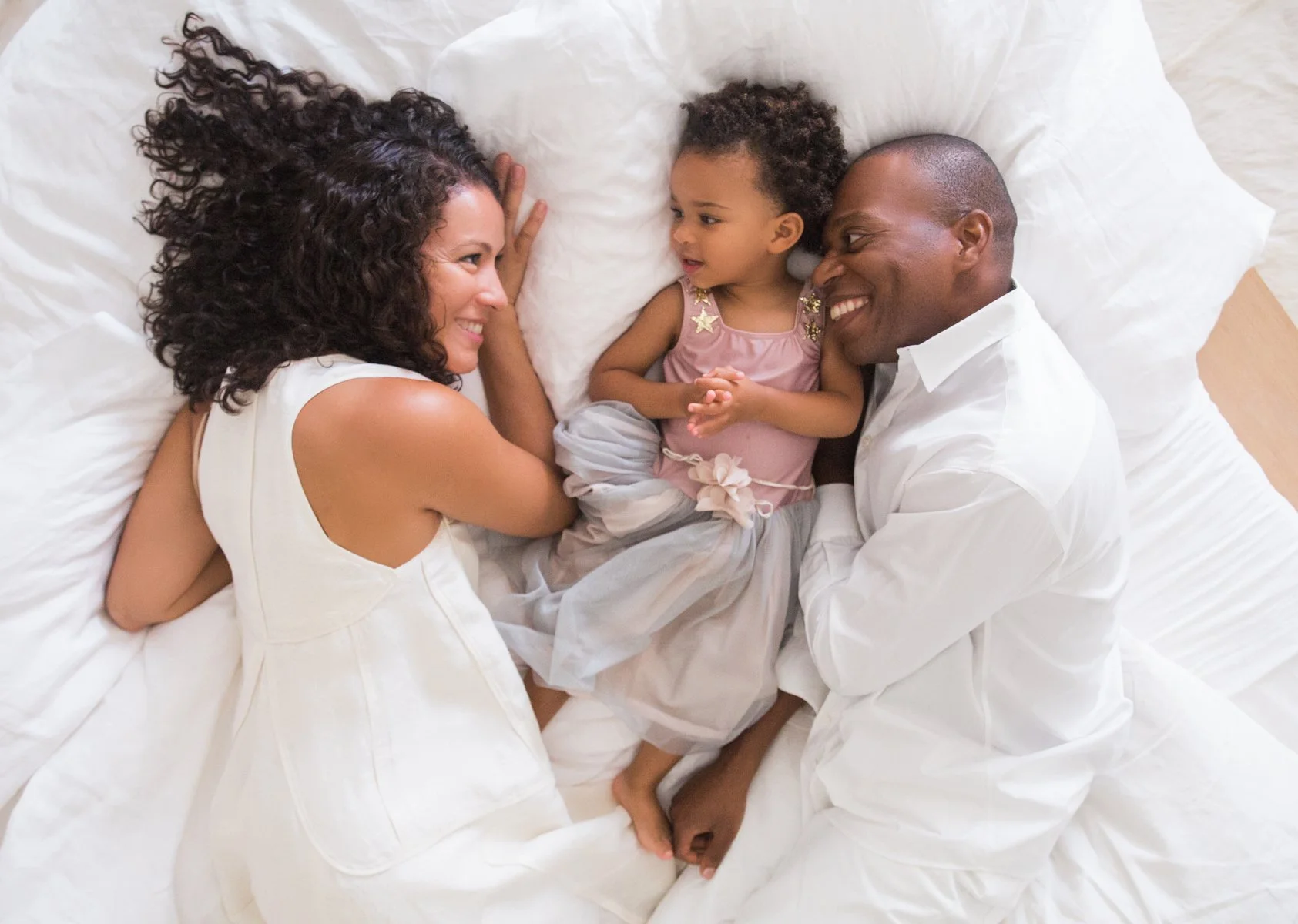 cozy NYC family at home family photo