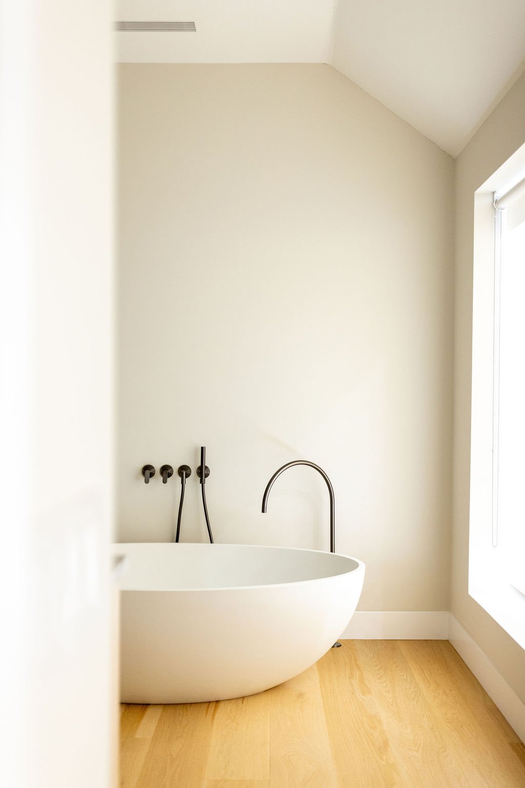 Southampton-lifestyle-photographer-interiors-bathroom.jpg