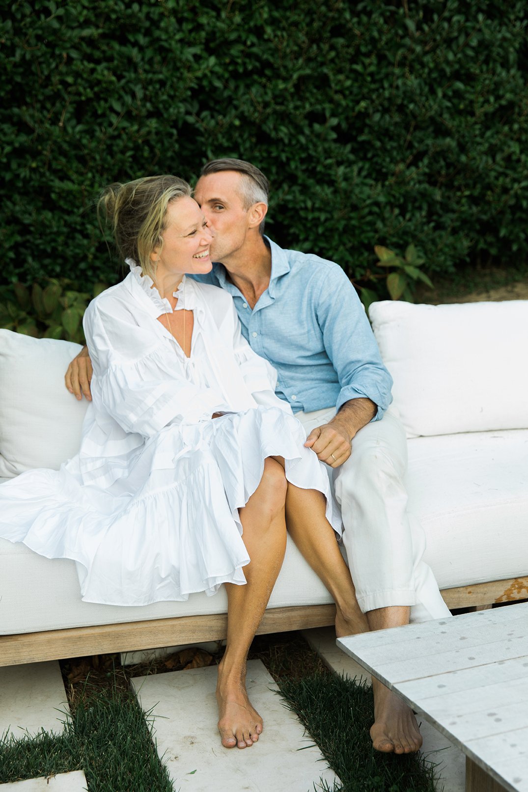 Bridgehampton family photographer beach couple.jpg