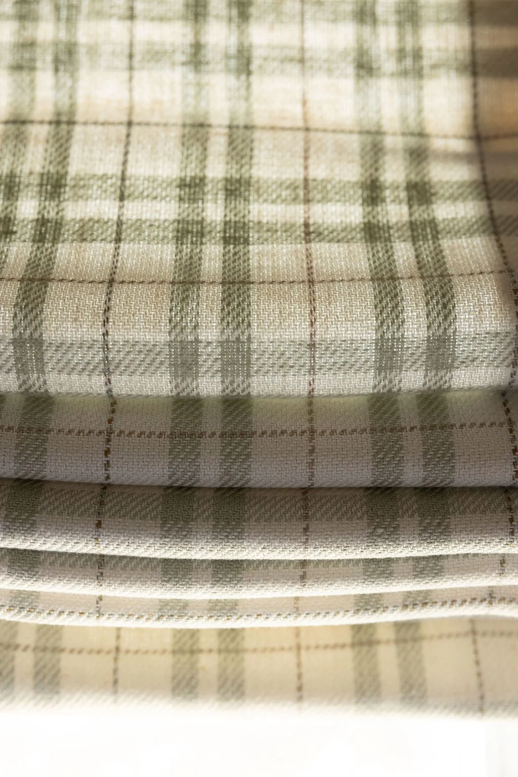 Bridgehampton-lifestyle-photographer-interiors-plaid.jpg