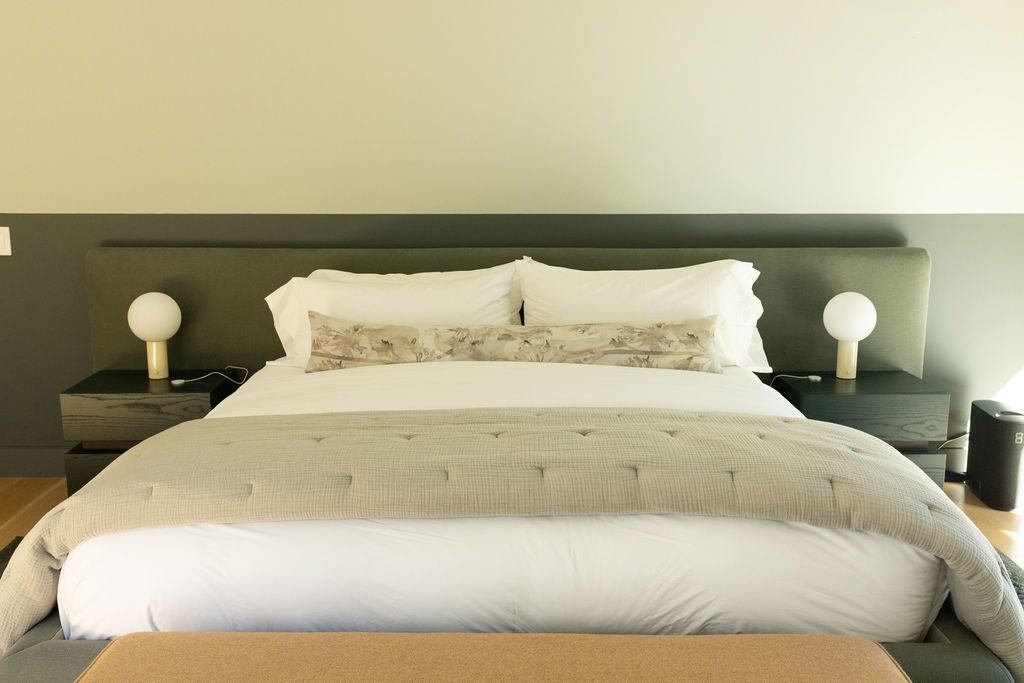 Hamptons-lifestyle-interiors-photographer-bed.jpg