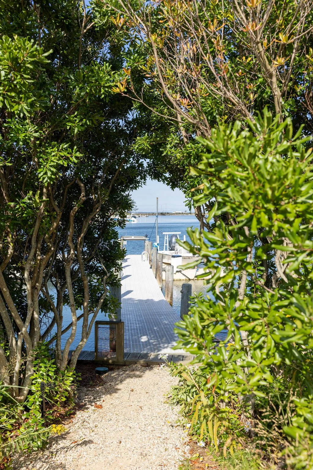 Bridgehampton-lifestyle-photographer-exterior-waterfront.jpg