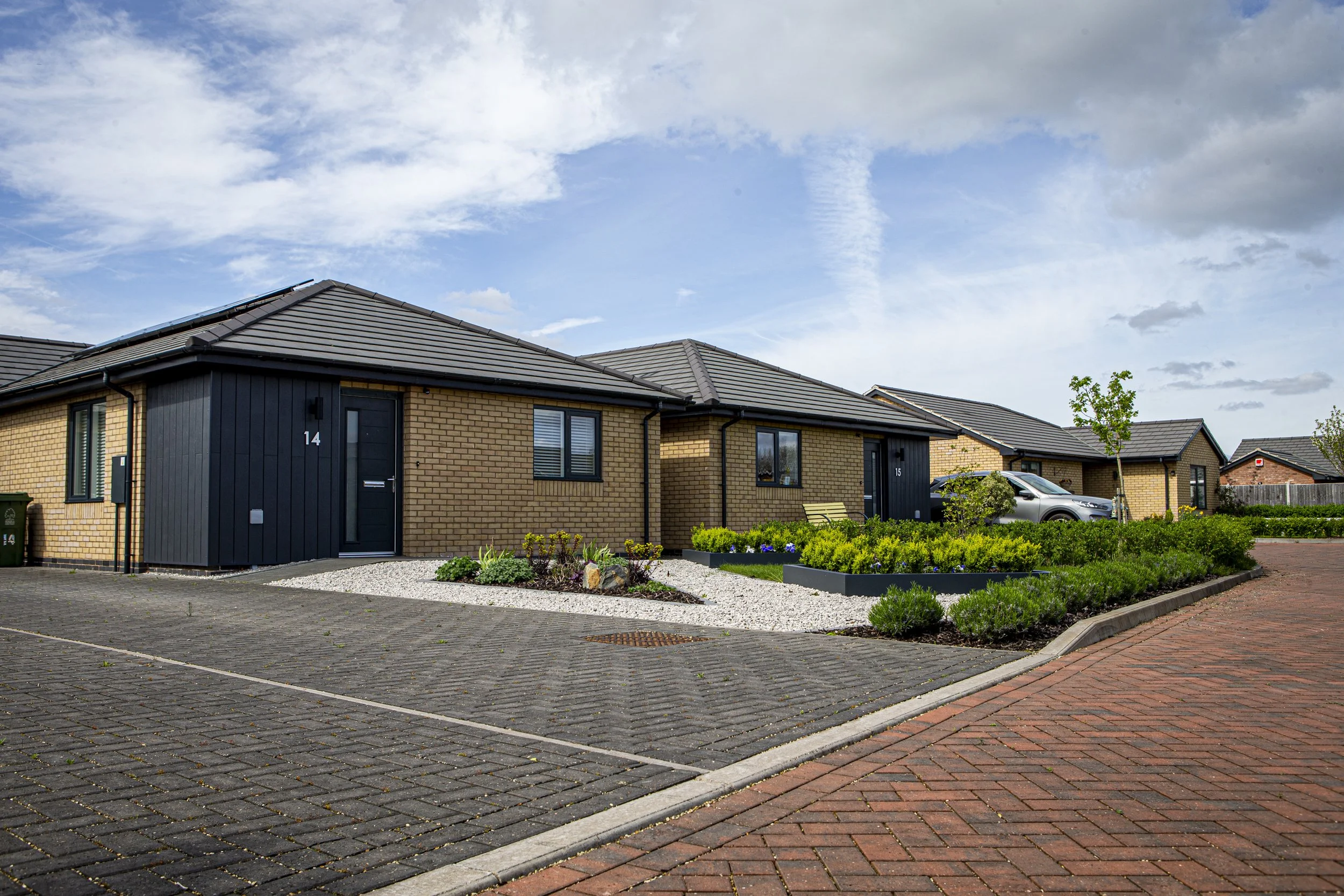 Gusto corporate 140424373.jpg