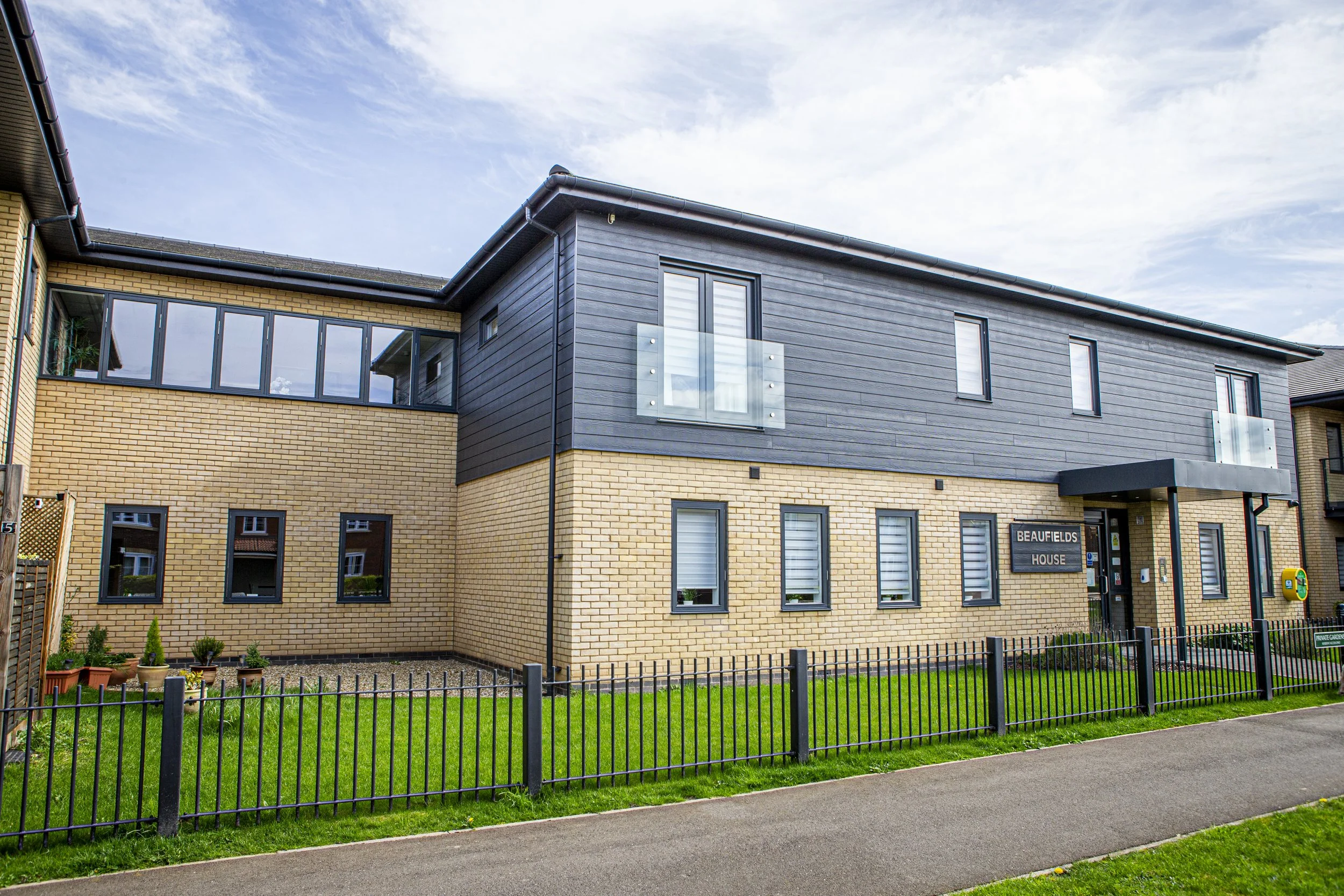 Gusto corporate 140424392.jpg