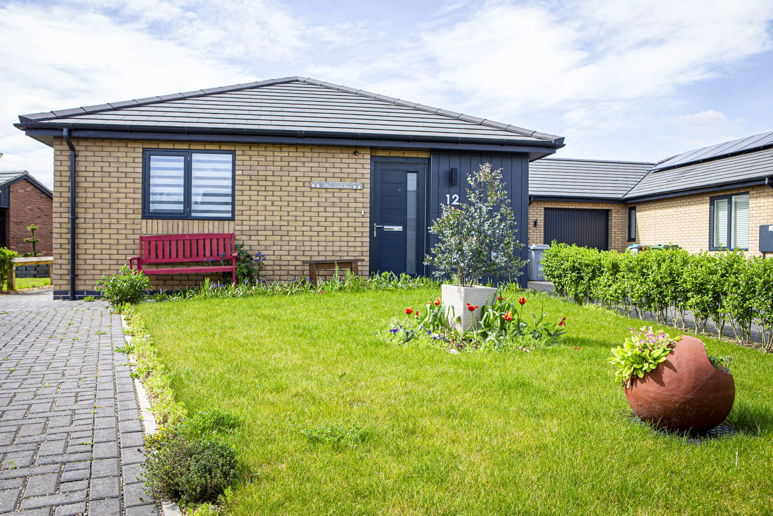 Gusto corporate 140424370.jpg