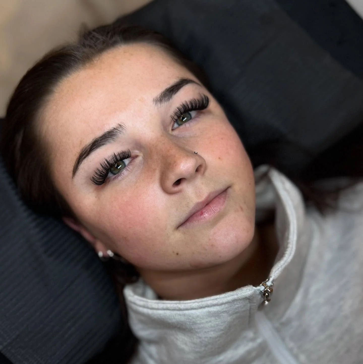 My gorgeous client made the switch from thick volume lashes to a hybrid set, and the result is effortless β¨
Not sure what to book? Whether you’re after full glam or something more natural, I’ll help you find your perfect lash look.
Send