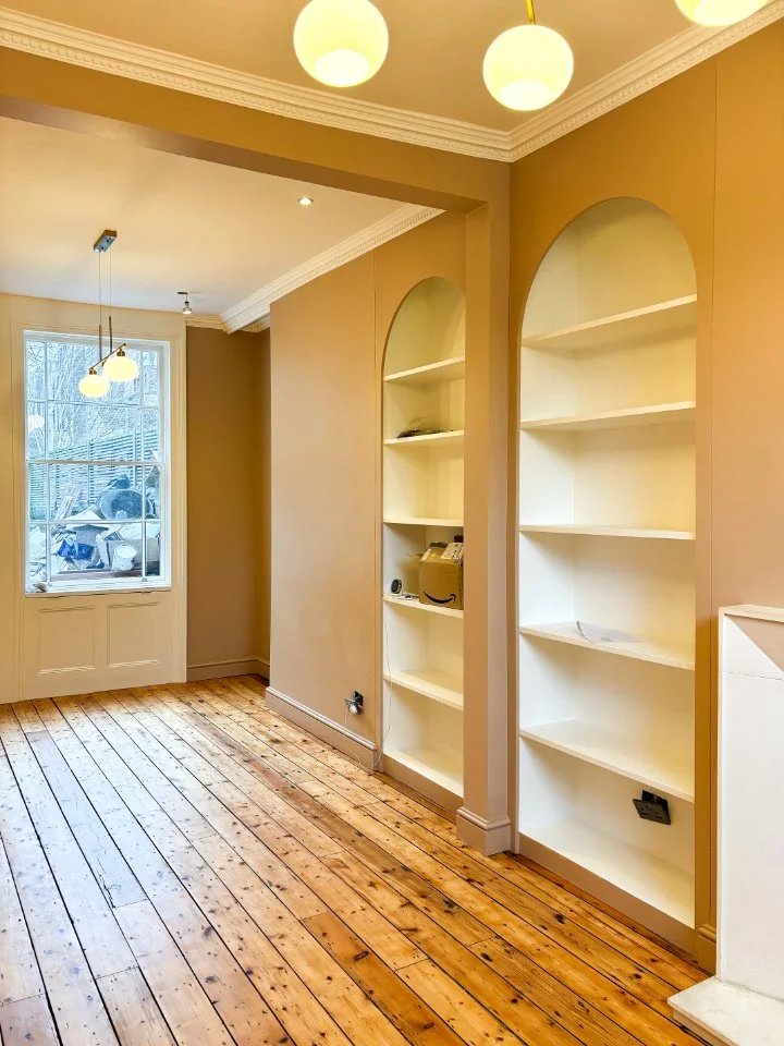1-CastleRoadLivingRoom2-GooglePics.jpg