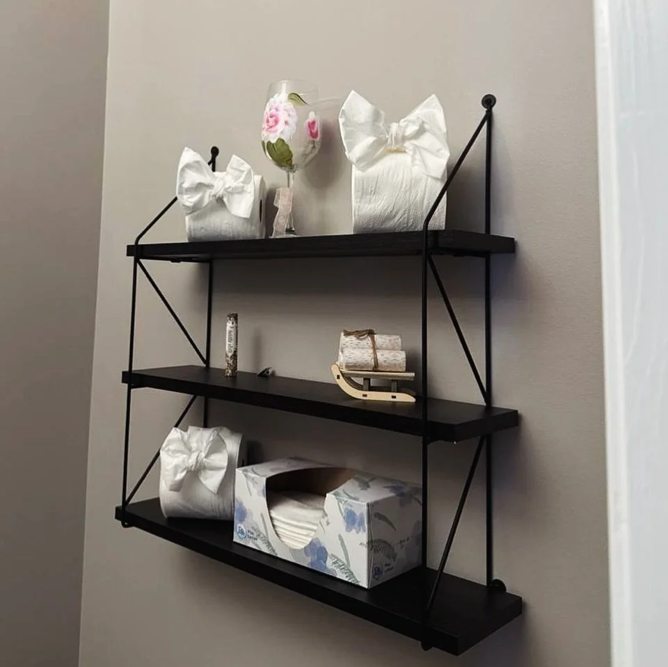 Do you know those little details that often go unnoticed during cleaning?

We do! And we love making your home sweeter and more beautiful. Where others see unnecessary effort, we see an opportunity to make you happier in your own home.

Is there anyt