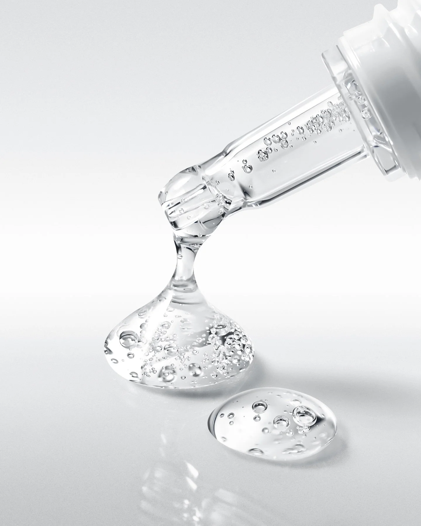 One drop. Glass skin. 🧪 @freezeframebeauty