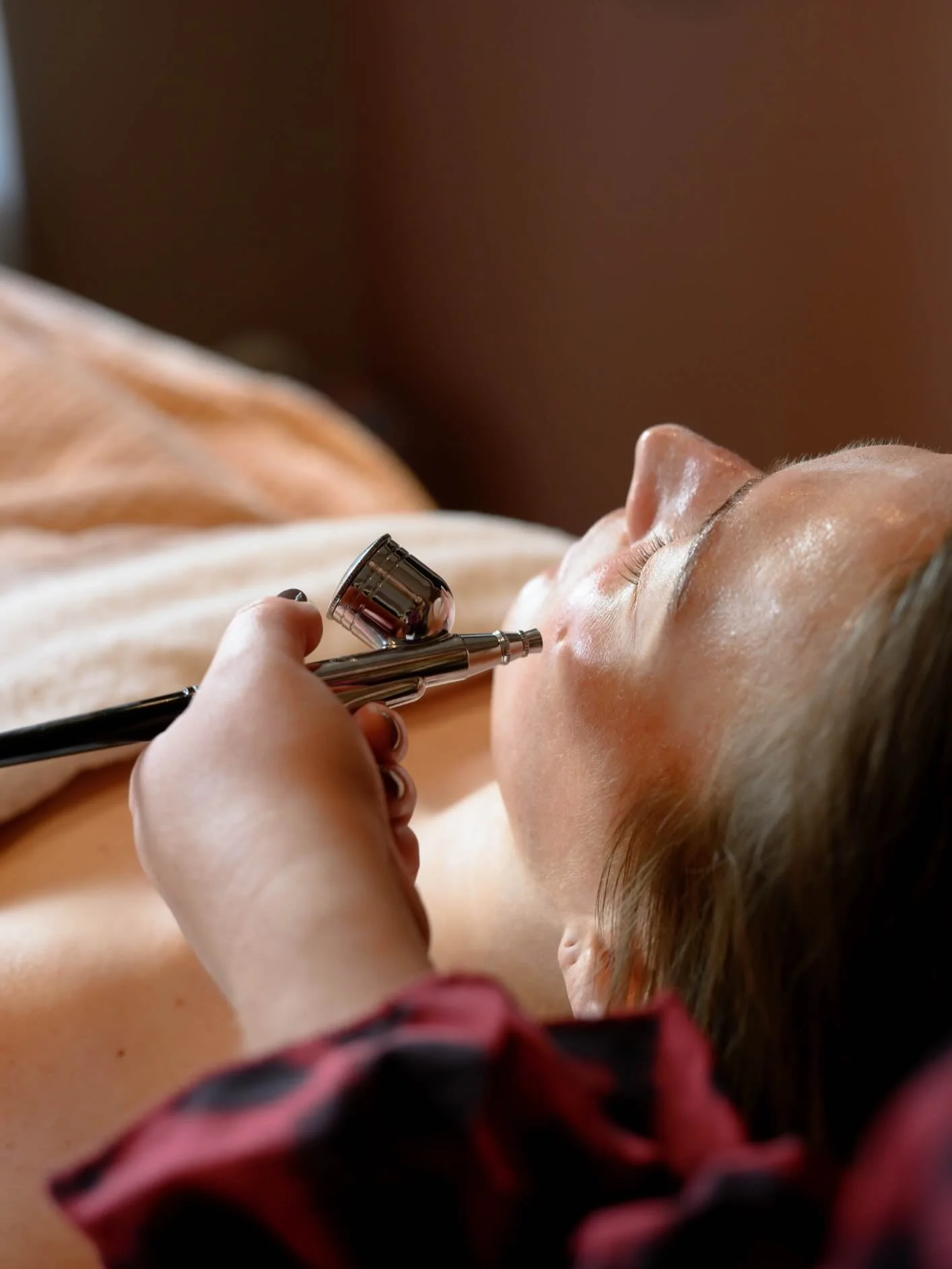 Social media shots for @the.exclusivcompleteskin ❤️

Collaborating with you is both inspiring and enjoyable 🫶🏼

Let&rsquo;s create something together 🤝🏼✨

𝐊𝐄𝐄𝐏 𝐈𝐍 𝐓𝐎𝐔𝐂𝐇
info@annabeltuithof.nl

#annabeltuithofwork #marketing #beautycont