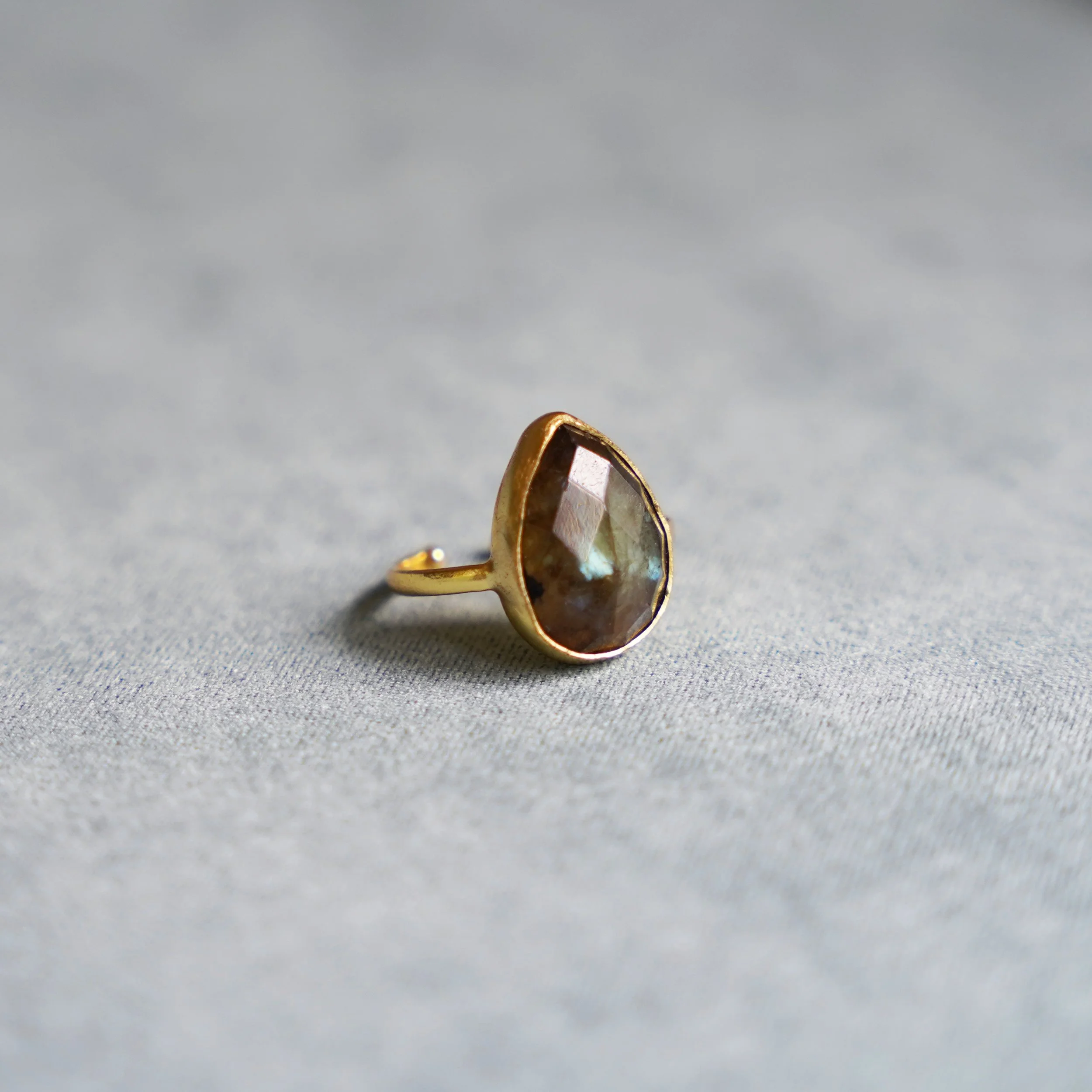 Rise Labradorite Ring