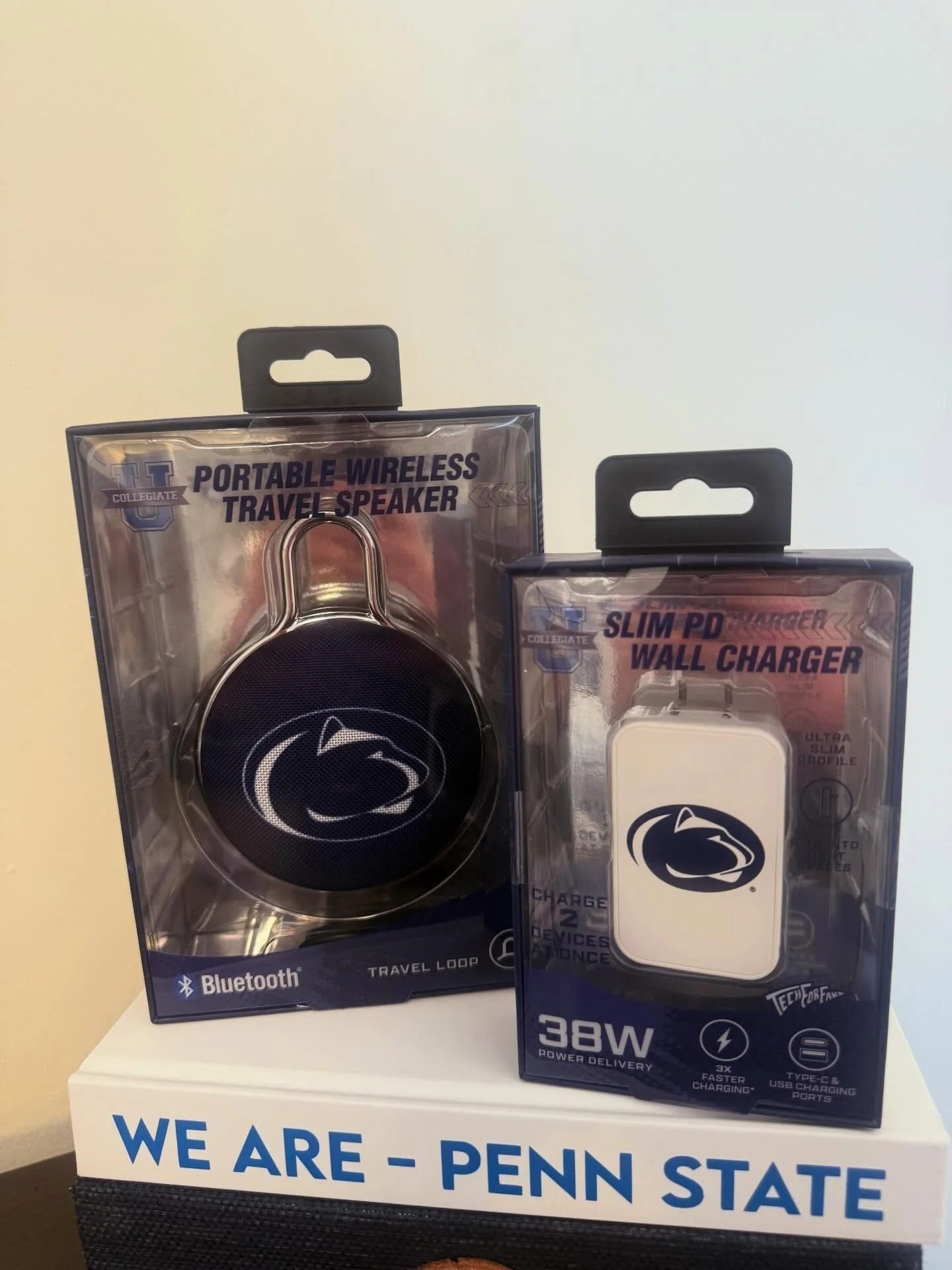 You know what day it is? PSU Swag Saturday!!! 

Your chance to win a Portable Wireless Travel Speaker and a Slim Pro Wall Charger!

To enter follow all rules ⬇️ 
1. Like this post.
2. Tag 2 friends in a comment.

☝🏻 winner will be selected this comi