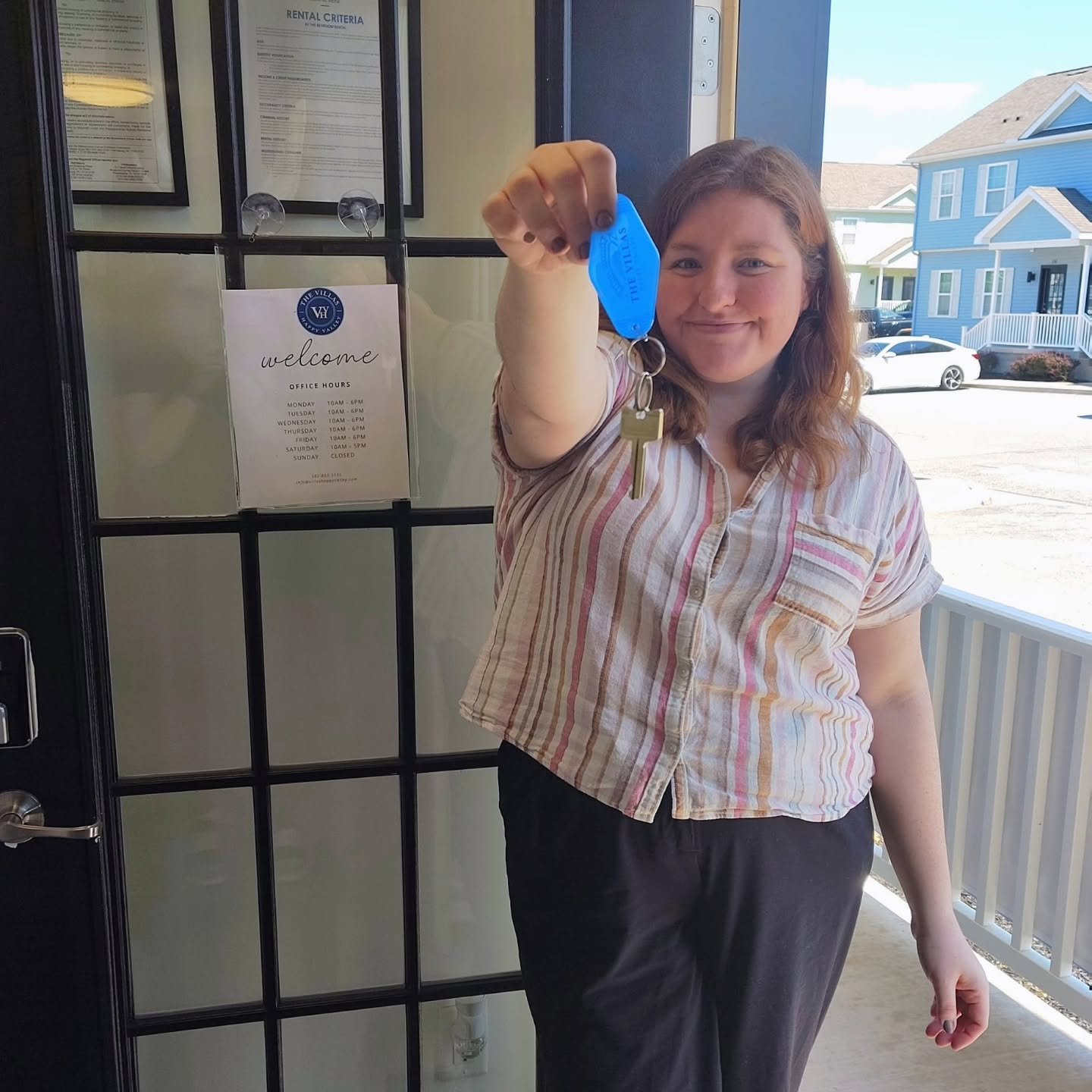 Moving out early or after office hours? We've got you covered ✨ 
Here are some quick move-out tips to make the process easy. 

Step 1️⃣
Stop by the office during business hours to pick up a Move-Out form! 

Office Hours: 
Monday-Friday: 10am-6pm
Satu