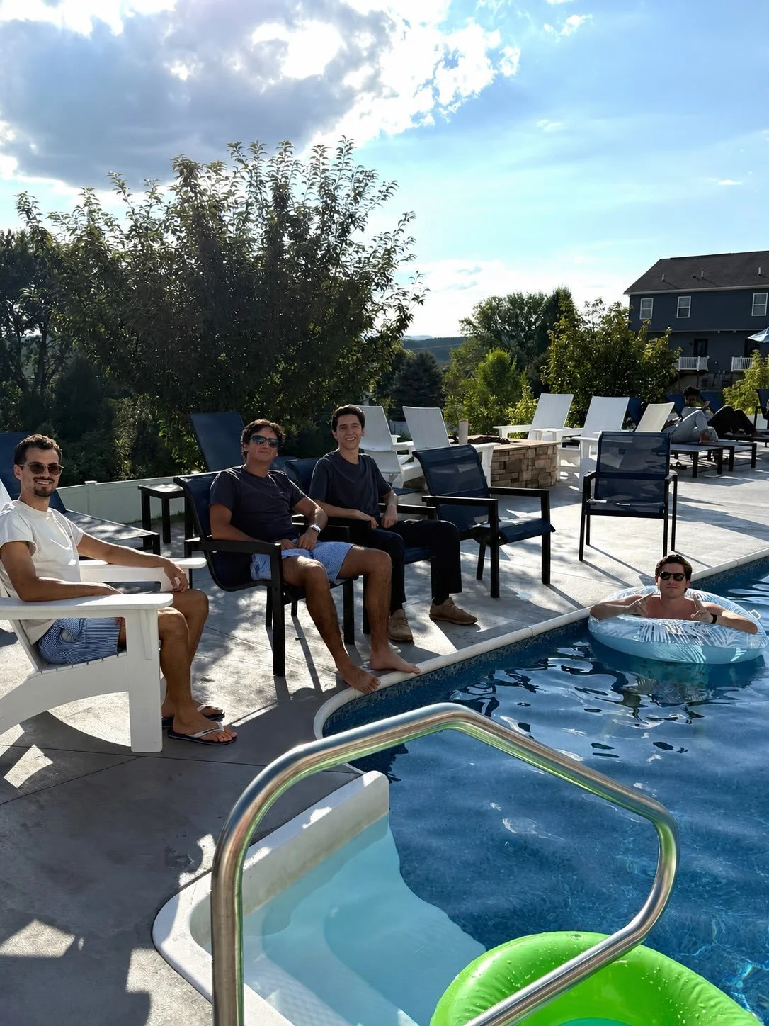 ☀️ Soaking up every last bit of sunshine while we still can! 🌴

Come tour The Villas today and check out our pool area before summer slips away! 💦