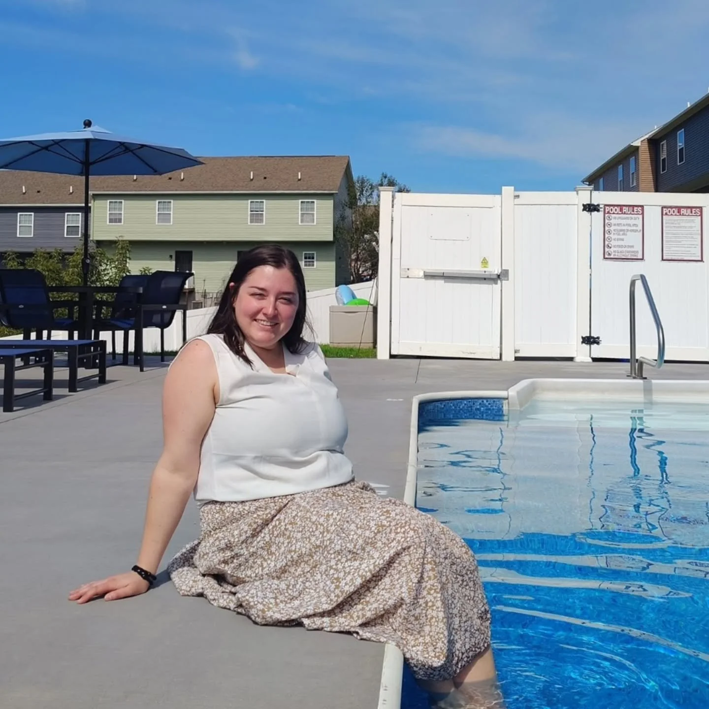 Soaking in these last summer days 😎☀️

Get some sun, cool off, and enjoy the last bit of pool season at our resort-style pool before Fall officially rolls in! 

Ready to make The Villas your home?  Schedule your tour today and come see what we&rsquo