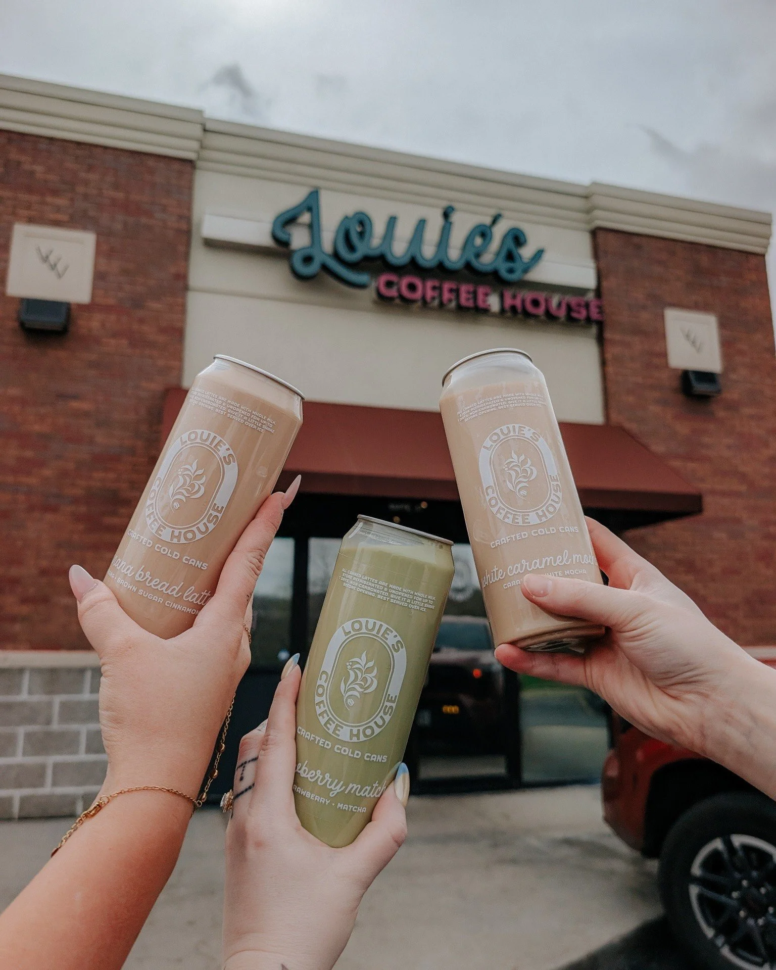 FULLY RESTOCKED 📣 all flavors! Let's gooooo!

Order ahead in the app or online, or come in and grab from the fridge!