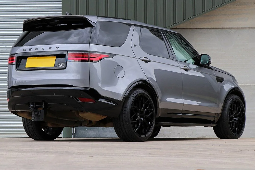 Discovery 5 Seeker UK painted plastics 3.jpg