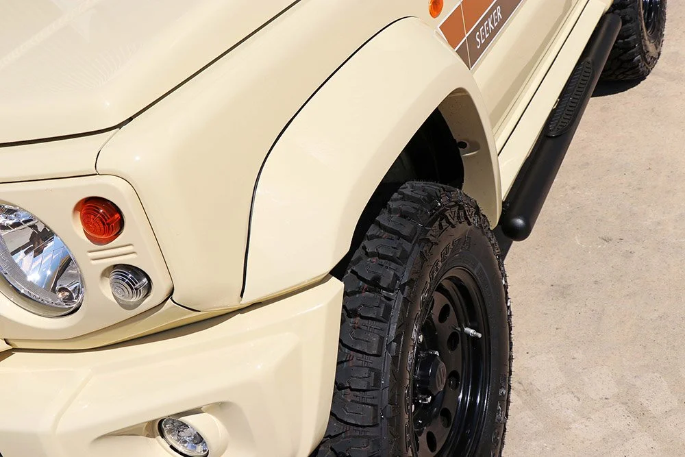 Seeker Suzuki Jimny Sand Black Side Skirts 1.jpg