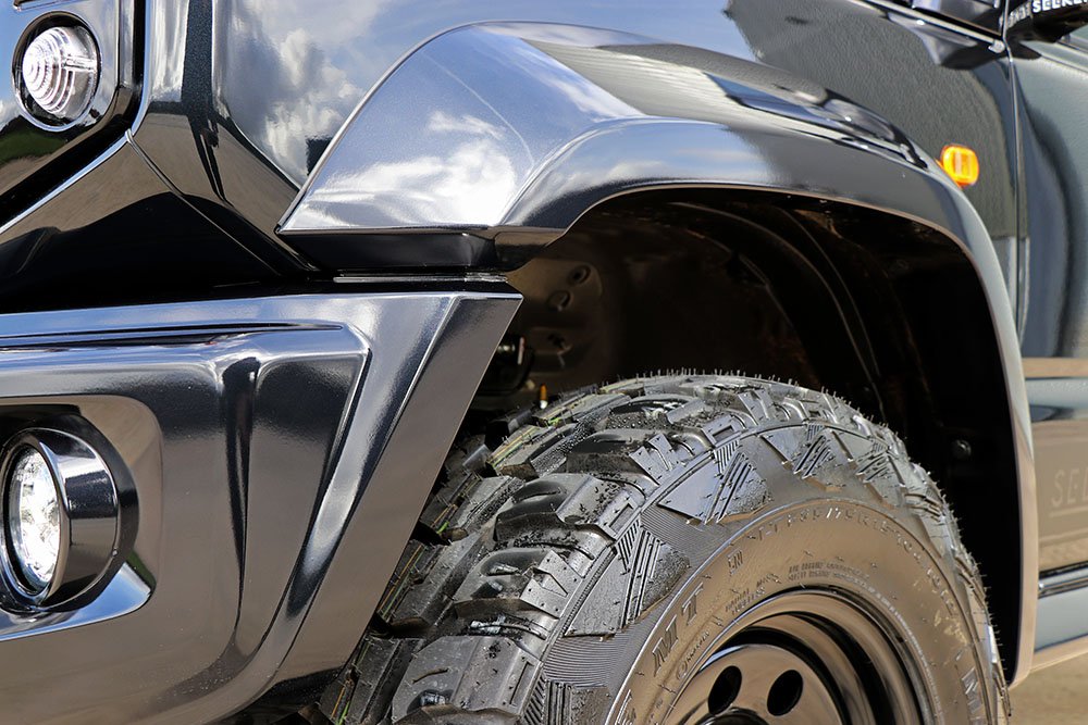 Seeker Suzuki Jimny Sand Black Side Skirts 5.jpg