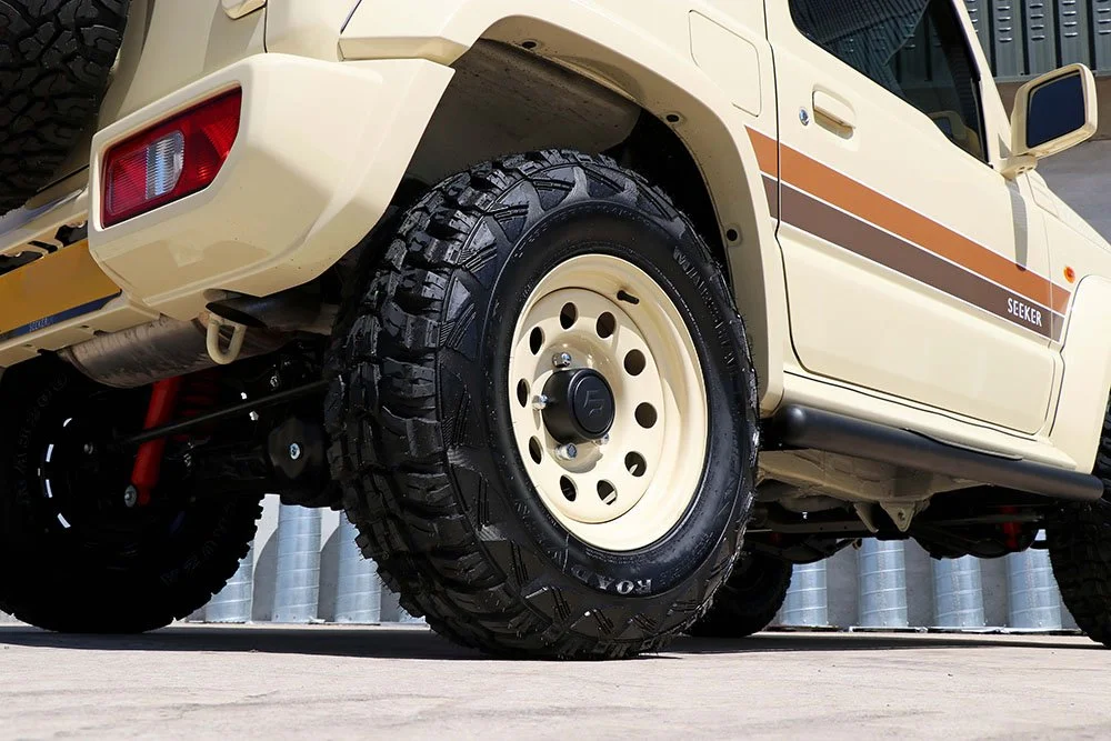 Seeker Suzuki Jimny Sand Body Colour Wheels 2.jpg