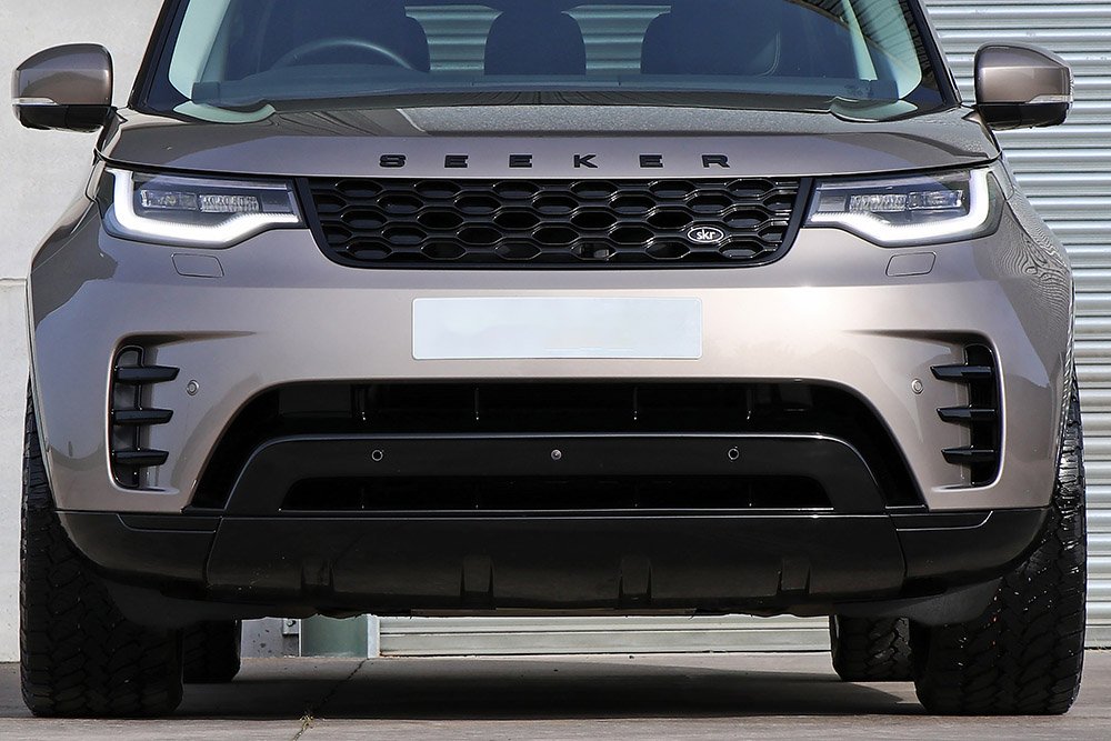 Seeker Champagne Discovery Front Grille 1.jpg