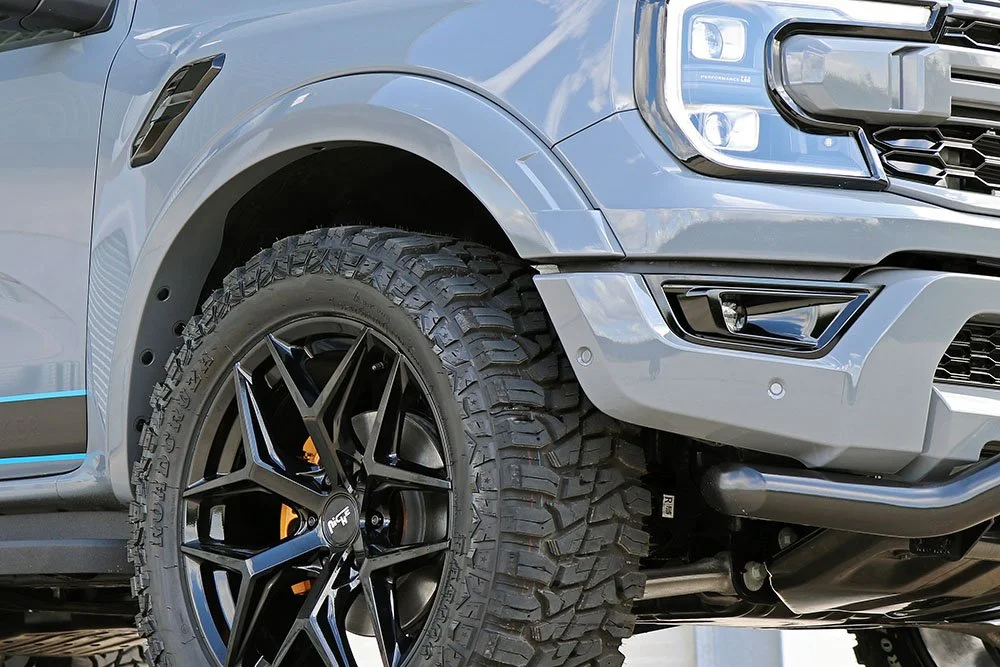 Ford Ranger Raptor Grey Wheel Arches 2.jpg