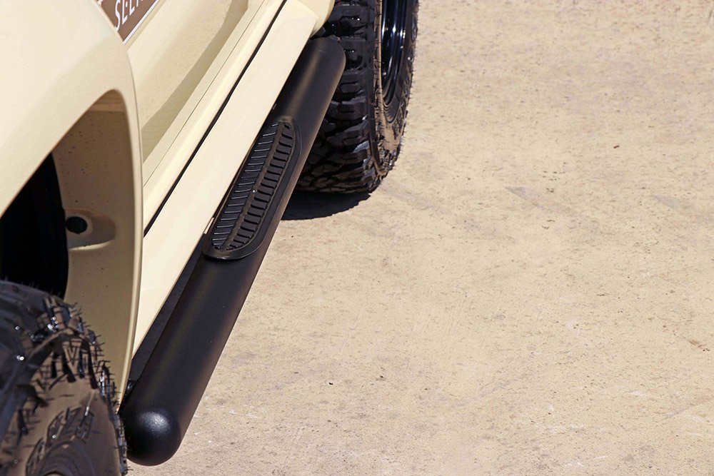 Seeker Suzuki Jimny Sand Black Sdie Steps 1.jpg