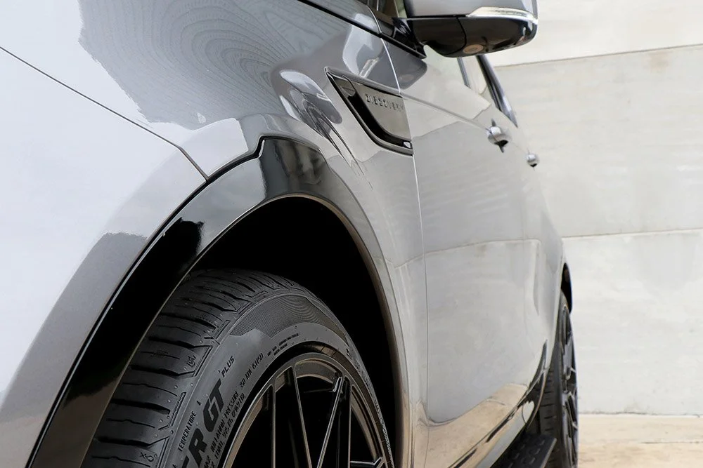 Discovery 5 Seeker UK painted plastics 1.jpg