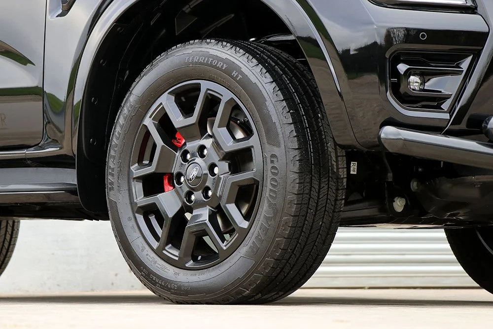 SEEKER Black Ford Ranger T9 Standard Wheels.jpg