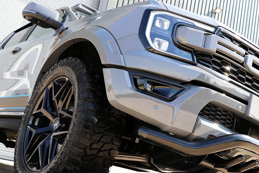 Ford Ranger Raptor Grey Wheel Arches 3.jpg