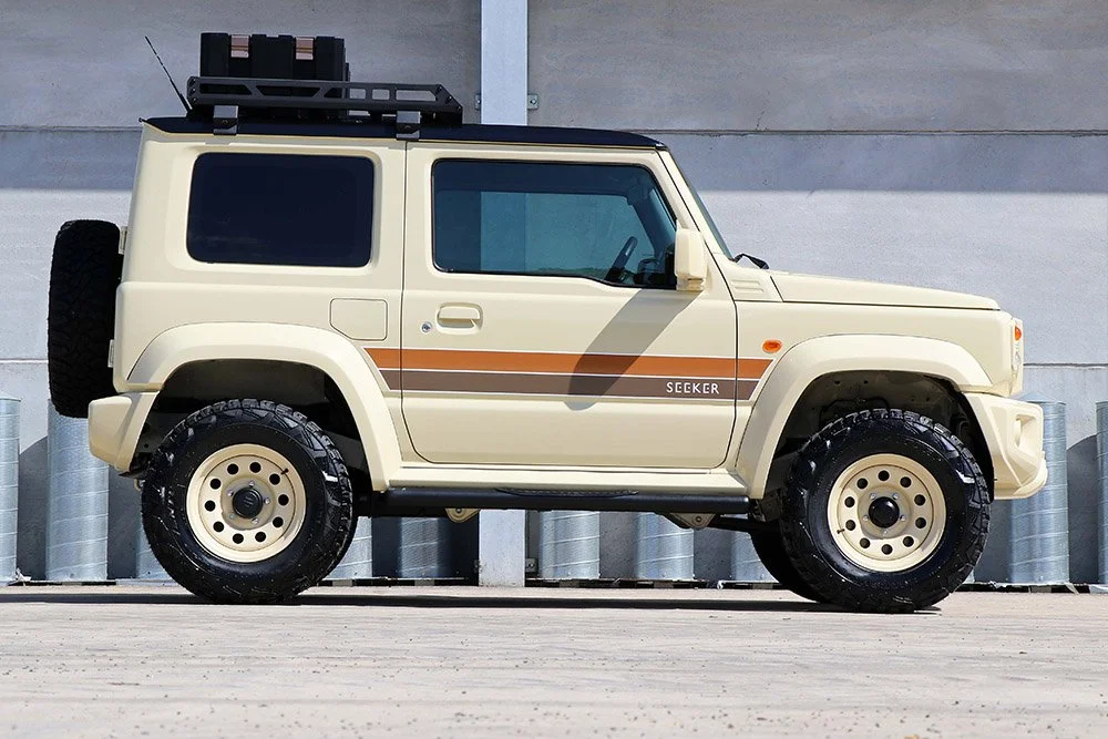 Seeker Suzuki Jimny Sand Black Side Skirts 3.jpg