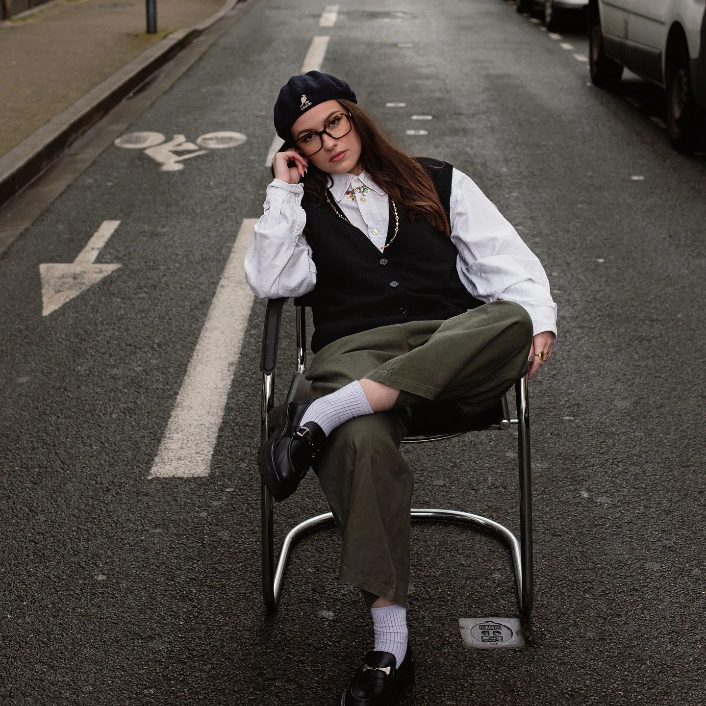 TENUE DISPO AU SHOP : 
&bull; KANGOL 
&bull; CARDIGAN SANS MANCHES 
&bull; COLLIER ACIER INOXYDABLE 
&bull; CASQUETTE PUMA 

📸 : @chlo_capture 
👩🏻 : @romanebstd 

#friperieangers #kangol #secondemain