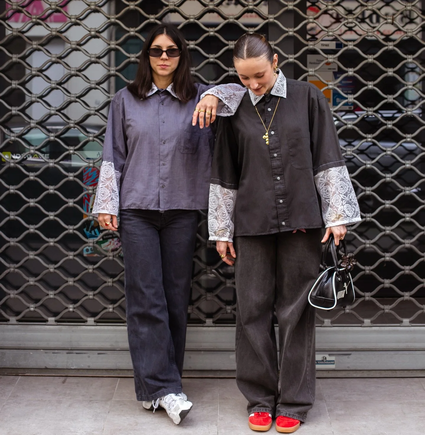 LA CHEMISE UPCYCL&Eacute;E DENTELLE 

Vous avez particuli&egrave;rement aim&eacute; cette collection et on en est trop contentes 🫶

Elles sont dispos &agrave; la boutique en stock limit&eacute;, &ccedil;a part tr&egrave;s vite !

On essaye d&rsquo;e