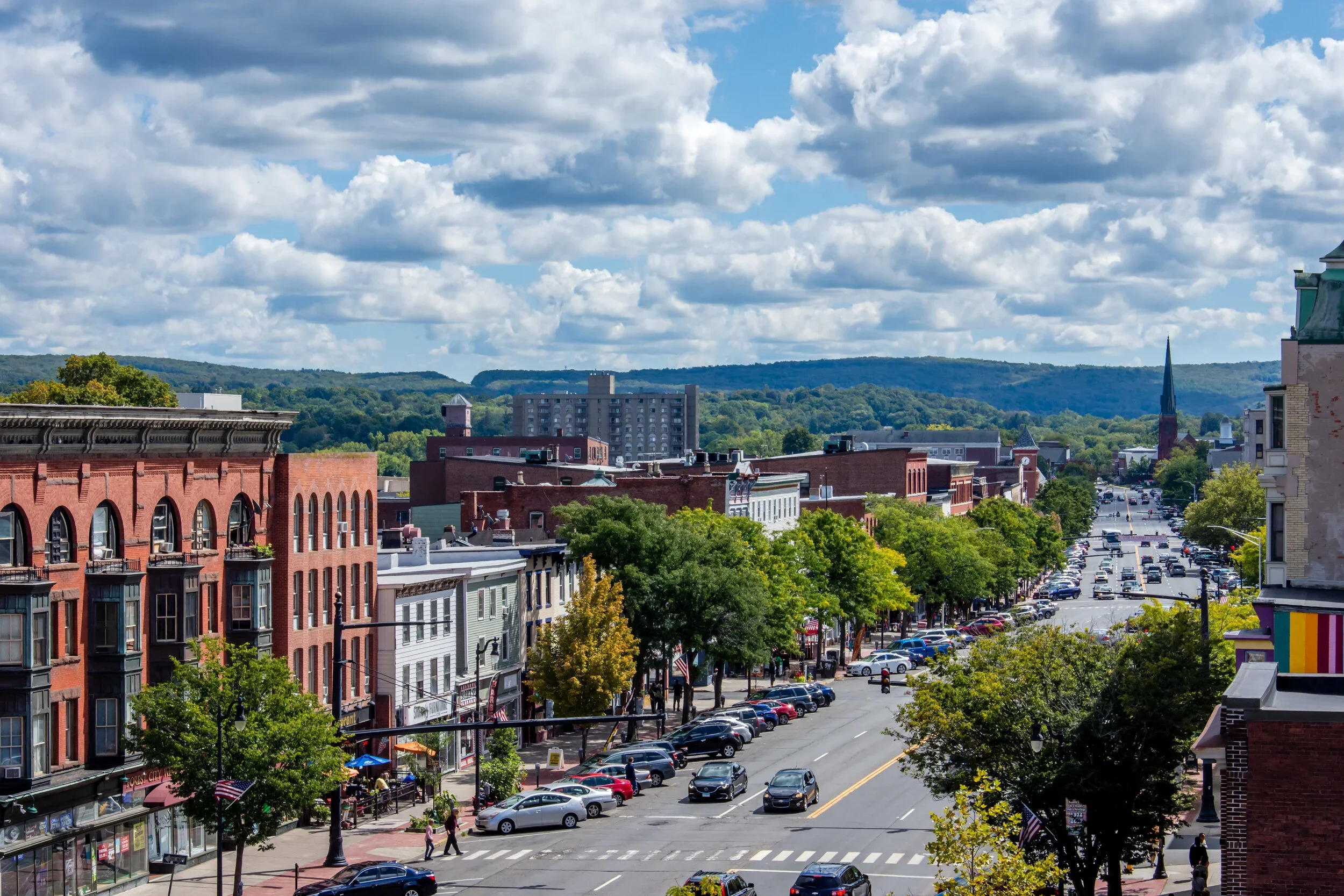 middletown-downtown-business-district-main-street-photo-credit-photo-credit-aldieri.webp