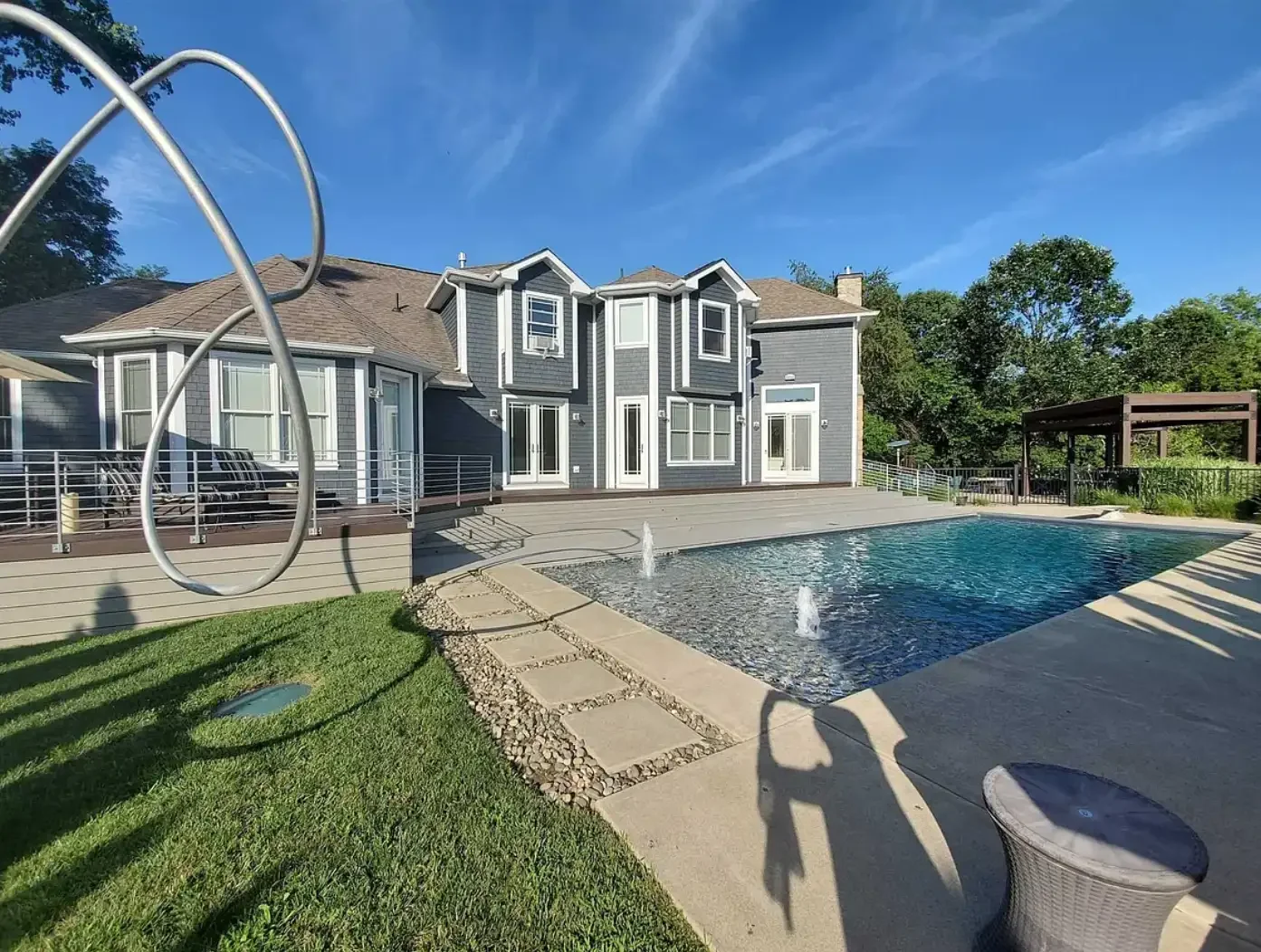 Backyard with a  swimming pool